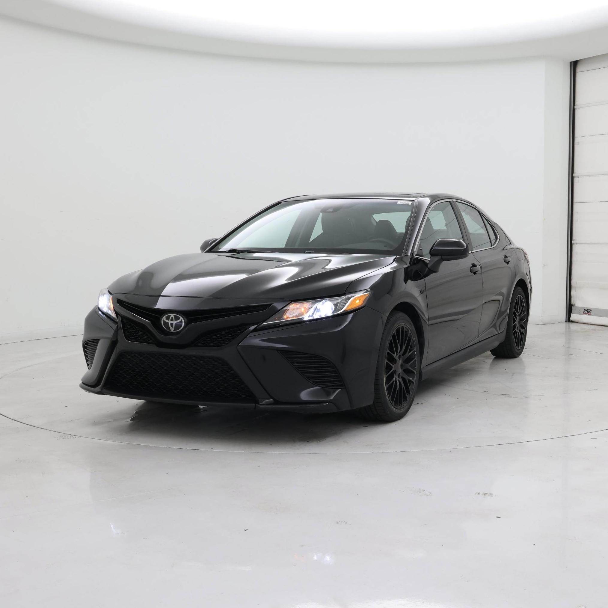Thumbnail: 2020 Toyota Camry - 4