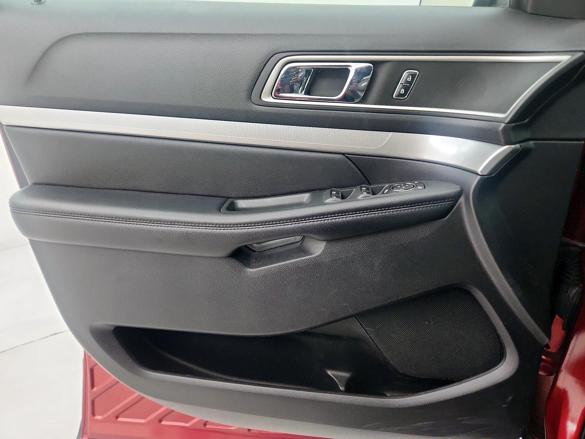 Thumbnail: 2017 Ford Explorer - 12