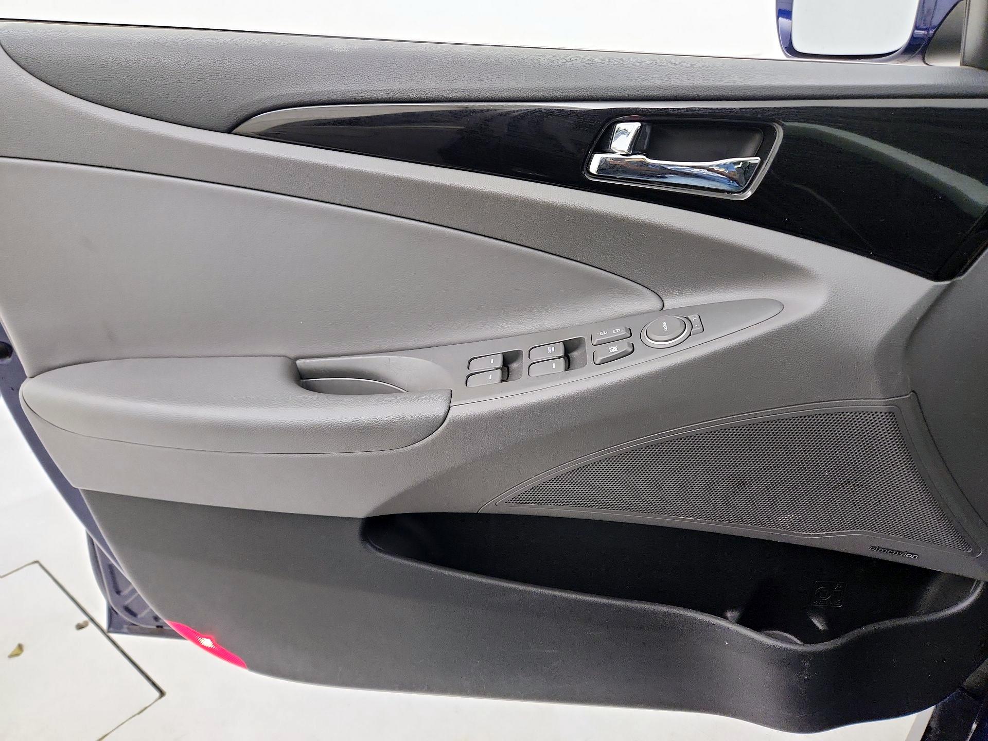 Thumbnail: 2014 Hyundai Sonata - 12