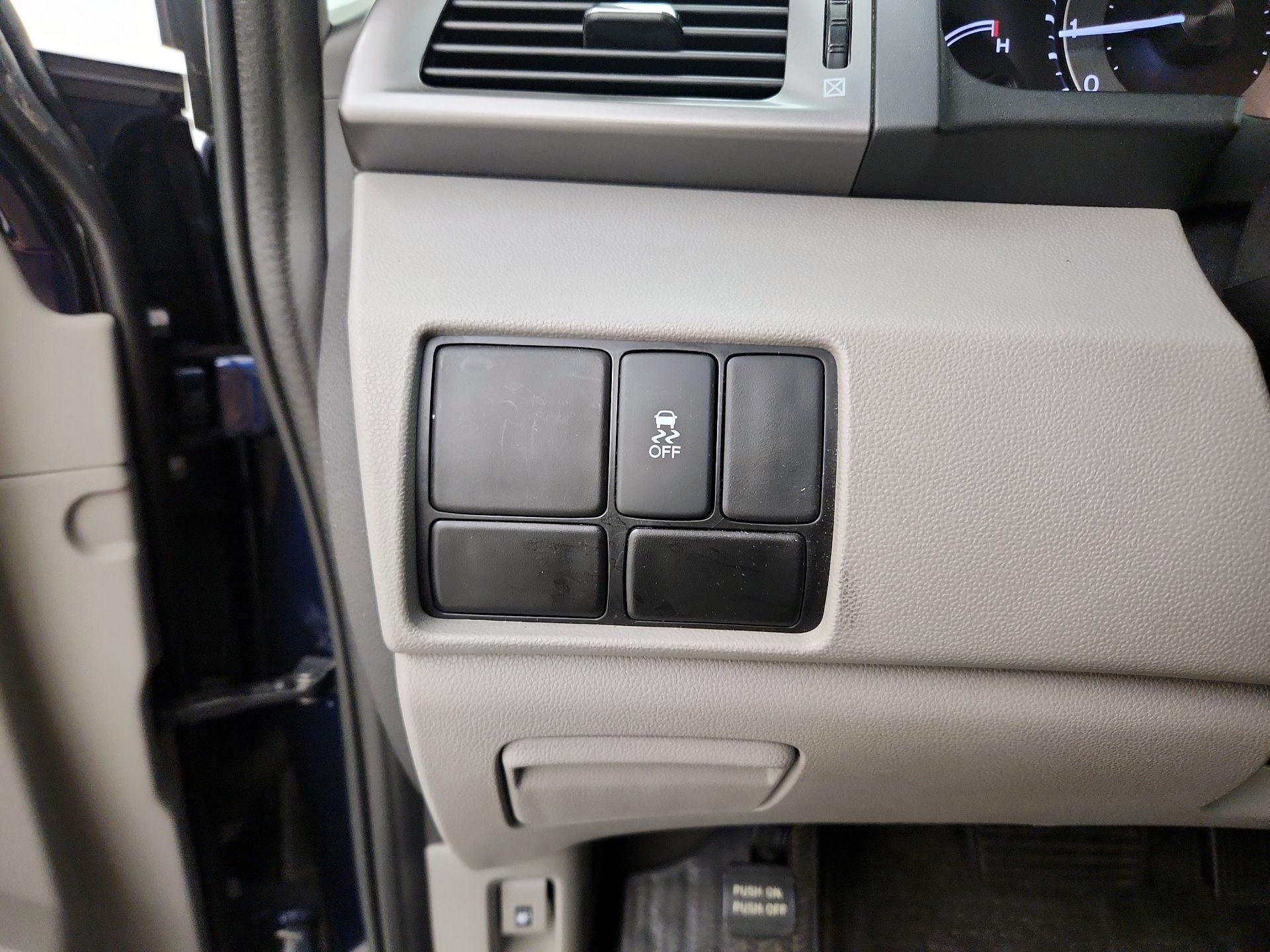 Thumbnail: 2015 Honda Odyssey - 13