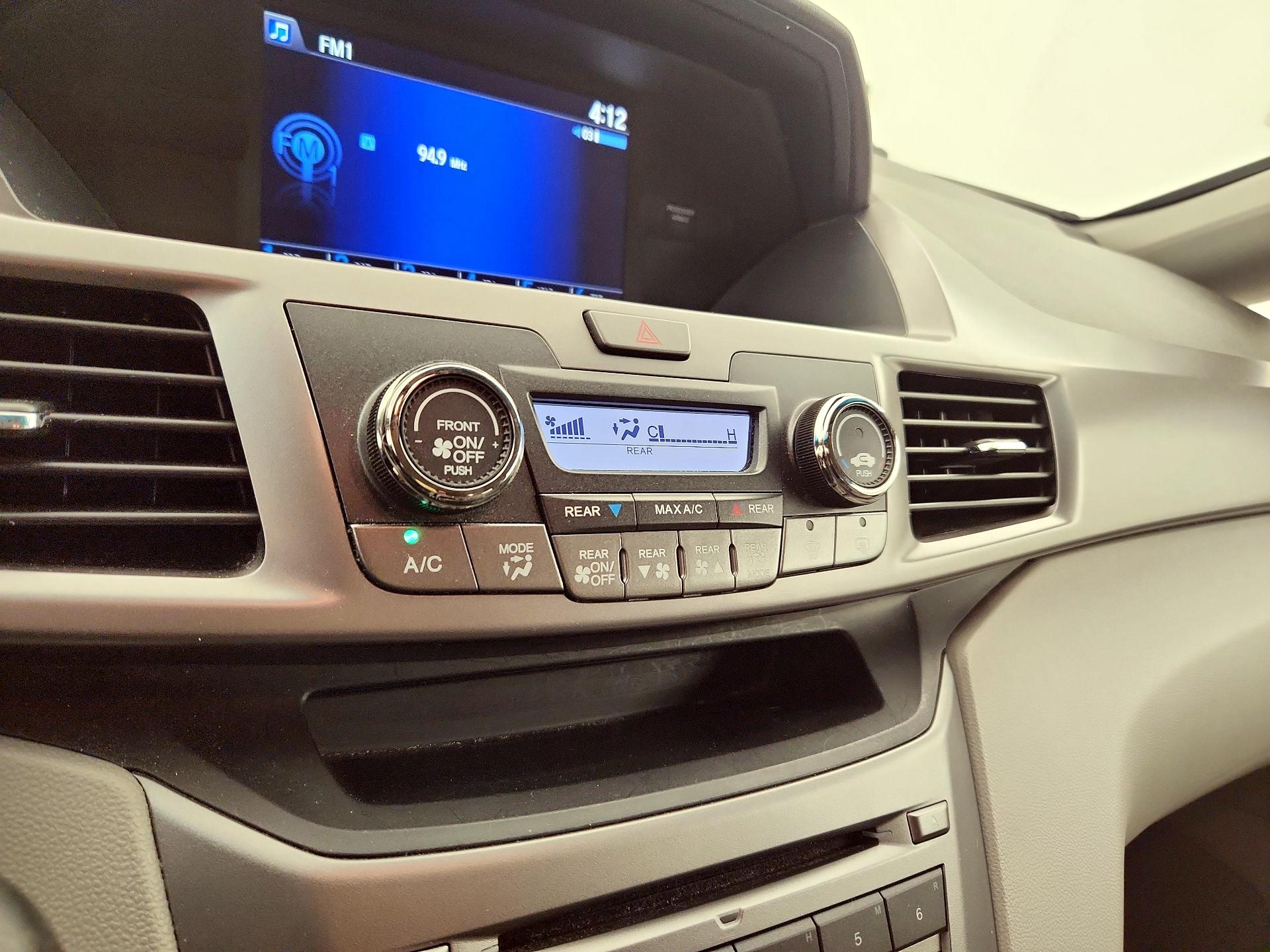 Thumbnail: 2015 Honda Odyssey - 16