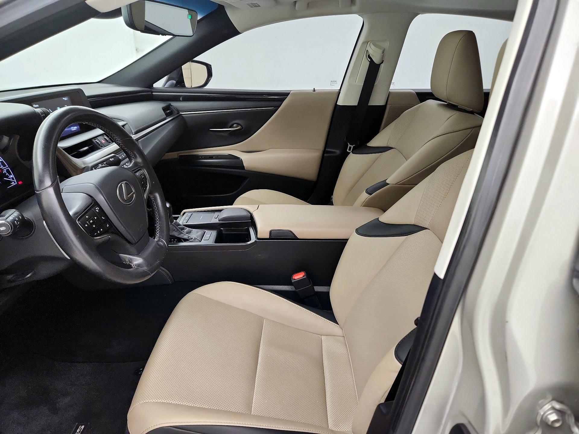 Thumbnail: 2021 Lexus ES - 11