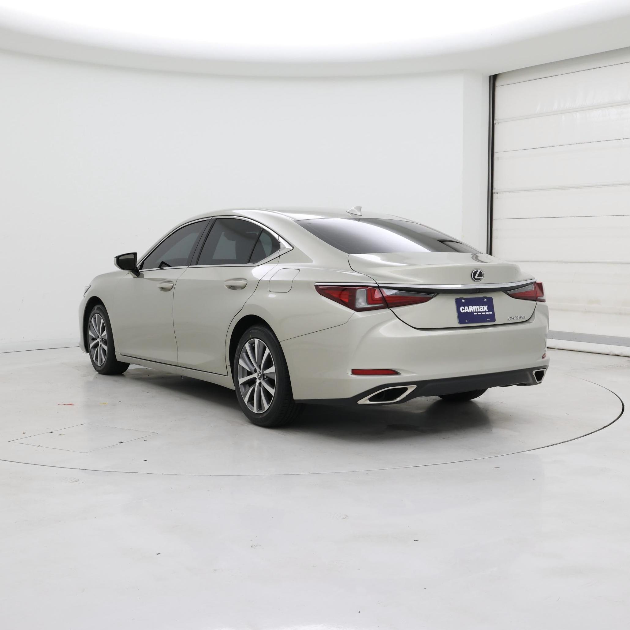 Thumbnail: 2021 Lexus ES - 2