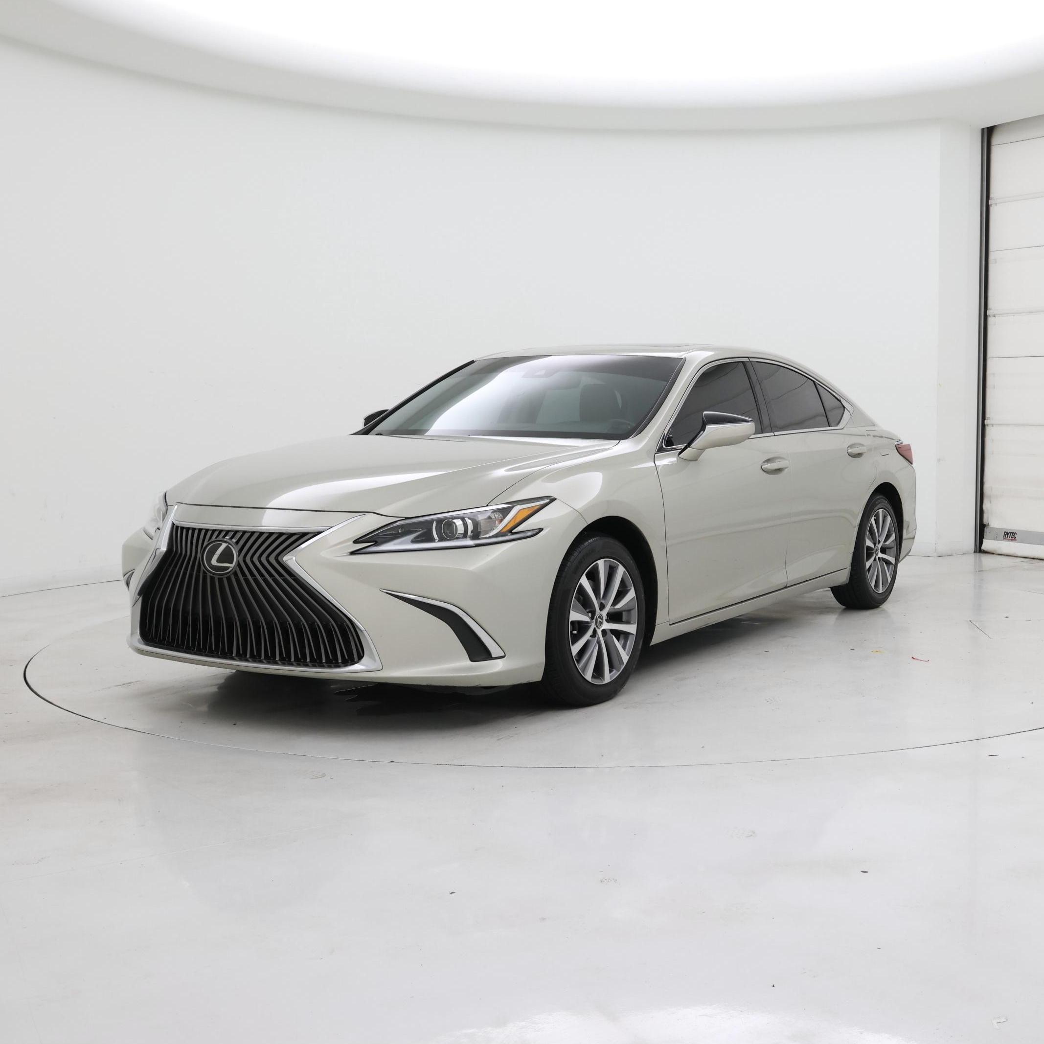 Thumbnail: 2021 Lexus ES - 4