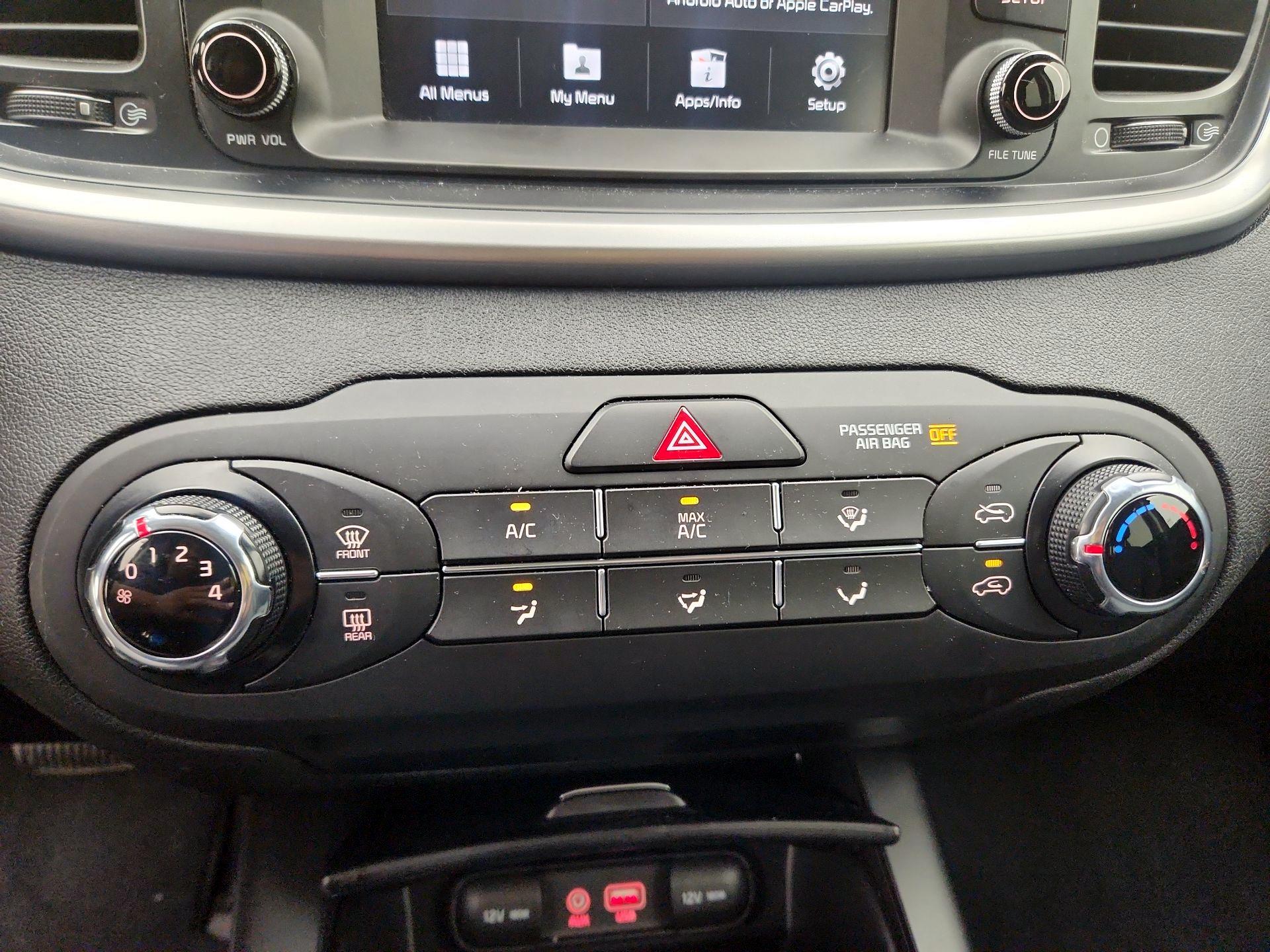 Thumbnail: 2019 Kia Sorento - 16