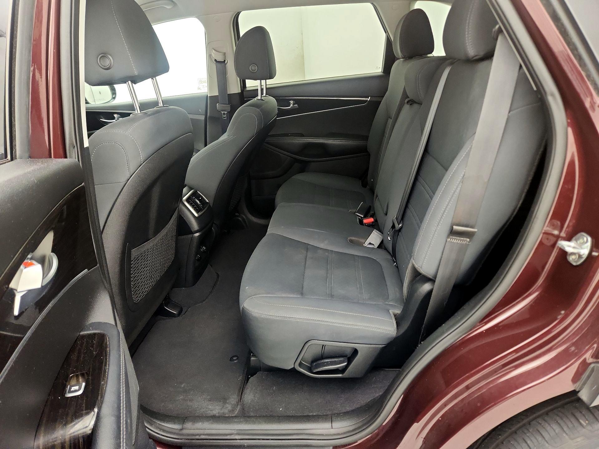 Thumbnail: 2019 Kia Sorento - 19