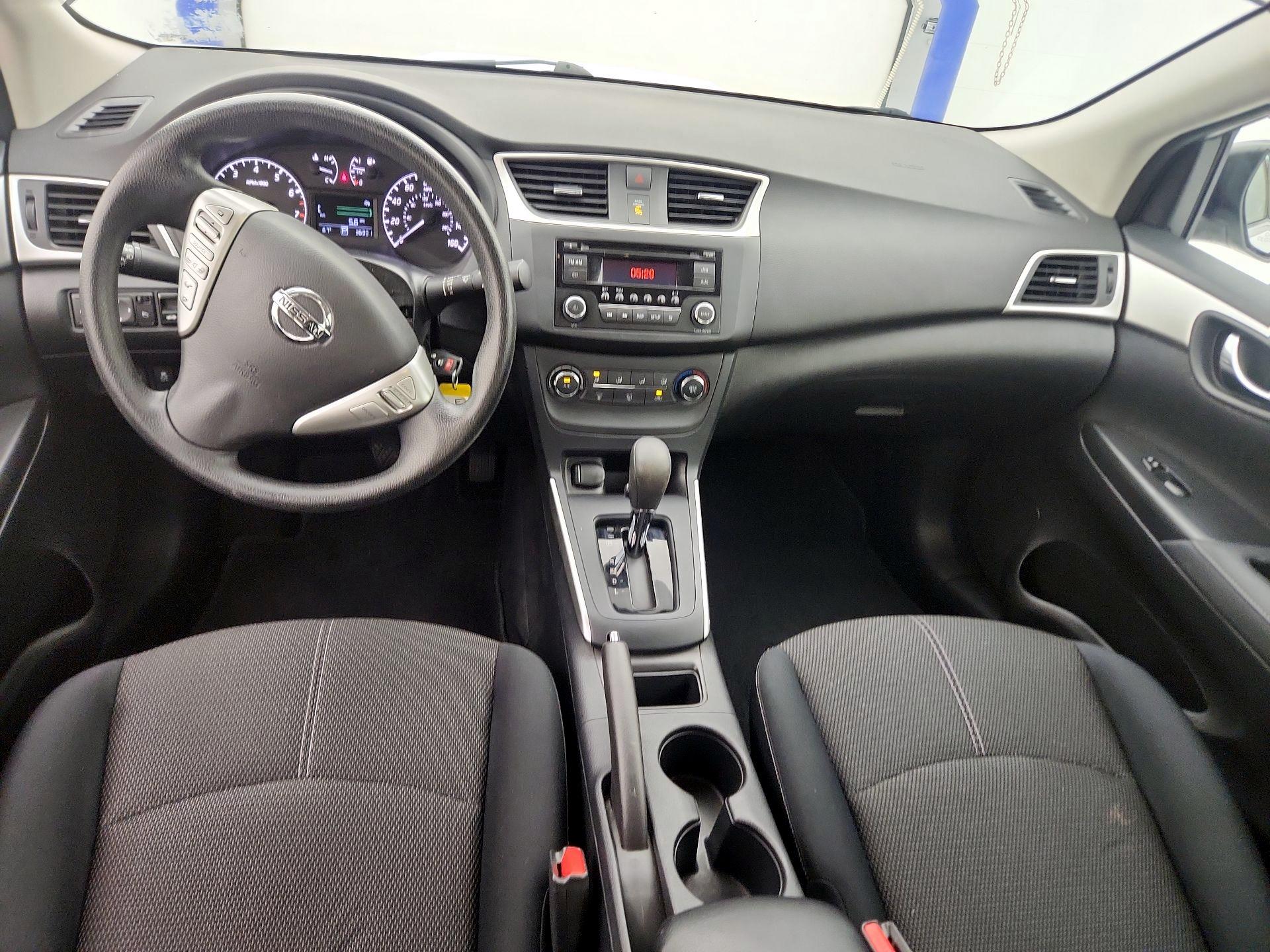 Thumbnail: 2016 Nissan Sentra - 9