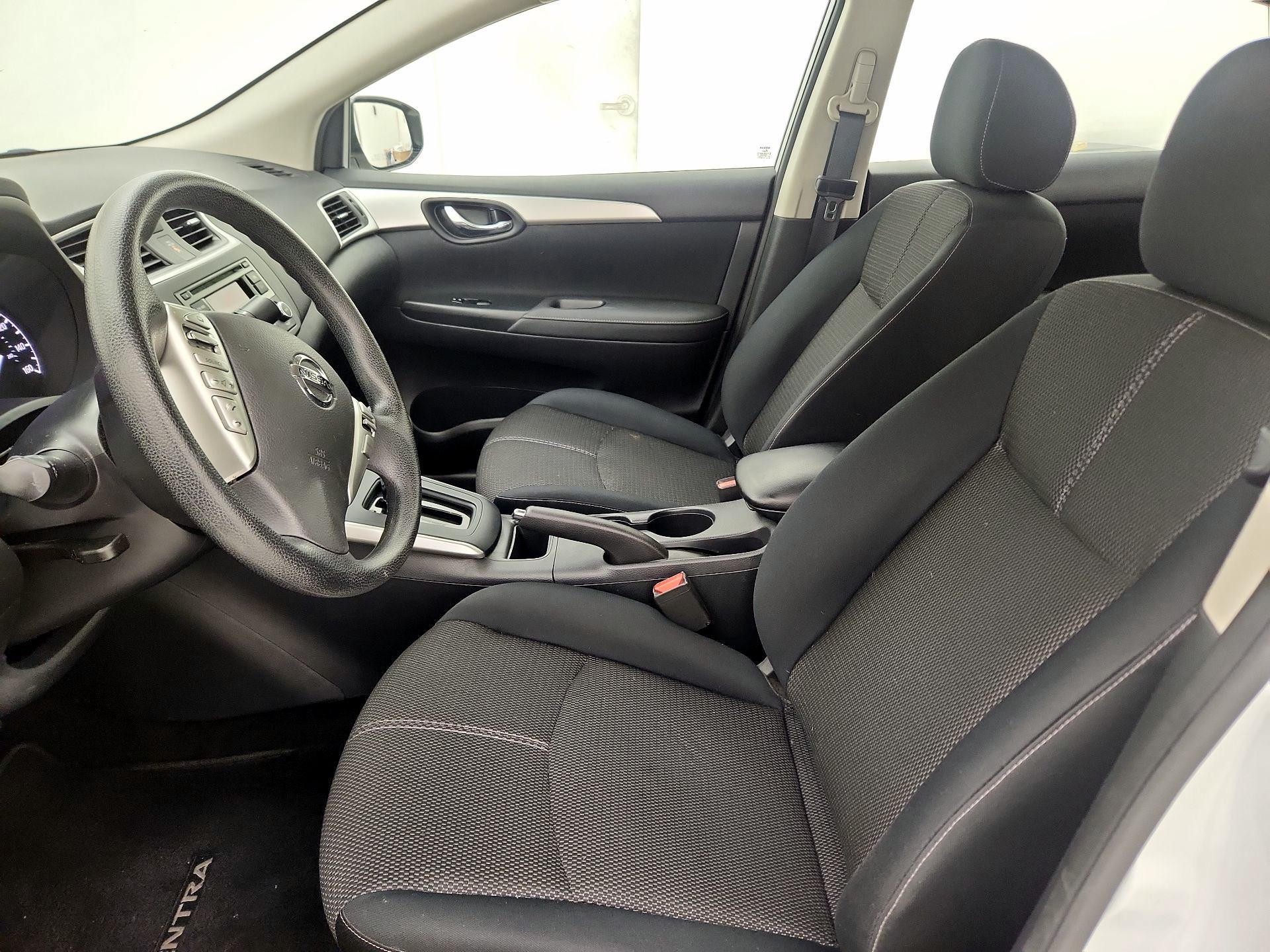 Thumbnail: 2016 Nissan Sentra - 11