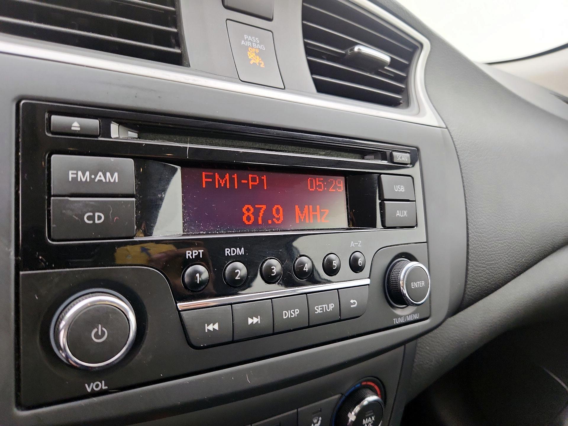 Thumbnail: 2016 Nissan Sentra - 14