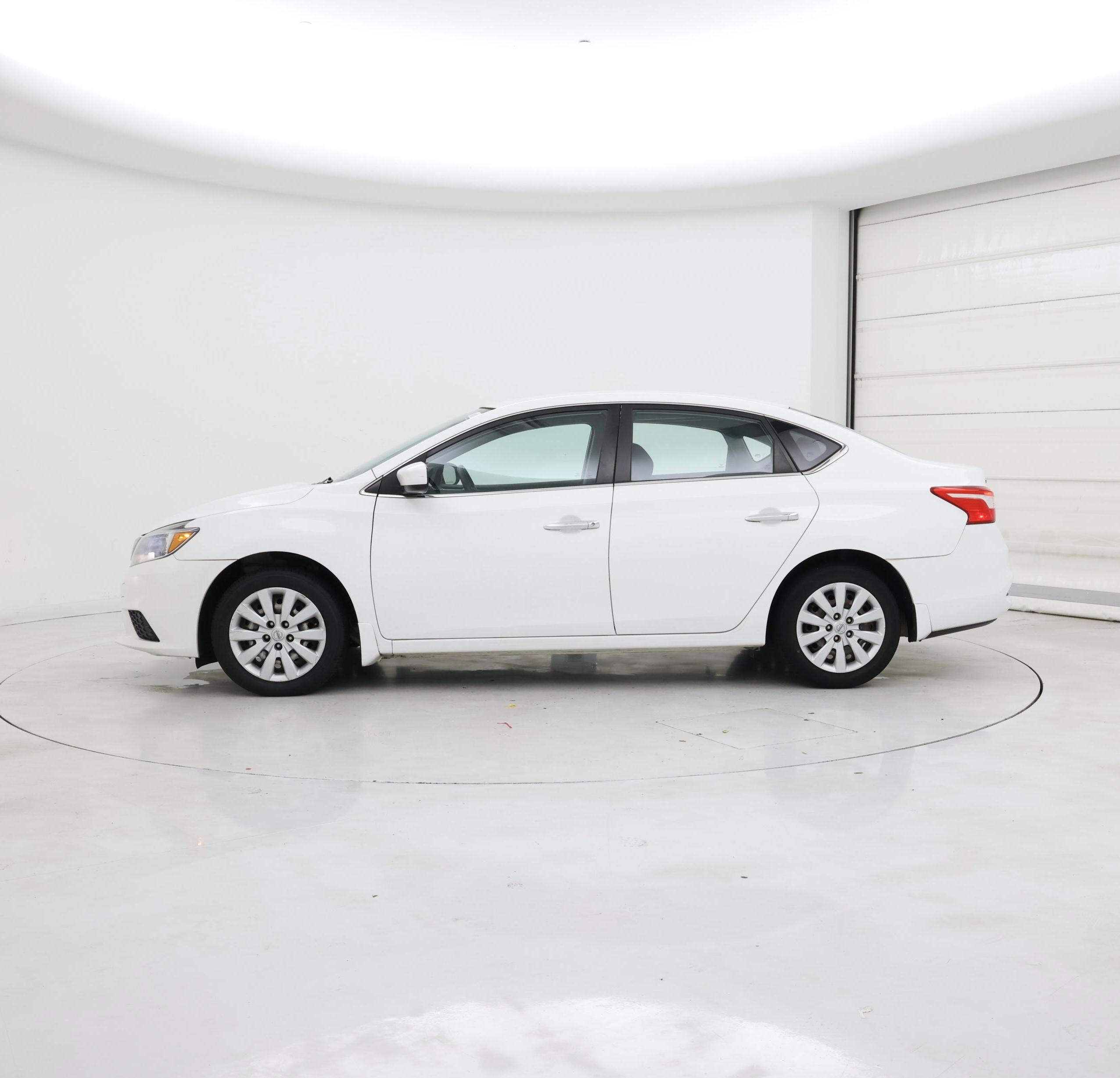 Thumbnail: 2016 Nissan Sentra - 3