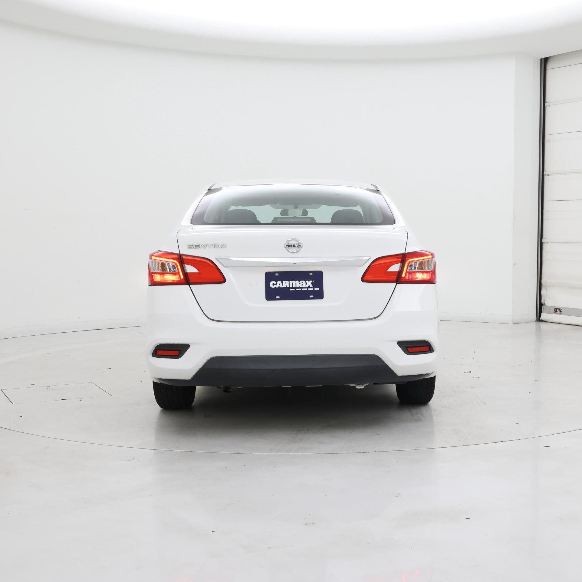 Thumbnail: 2016 Nissan Sentra - 6