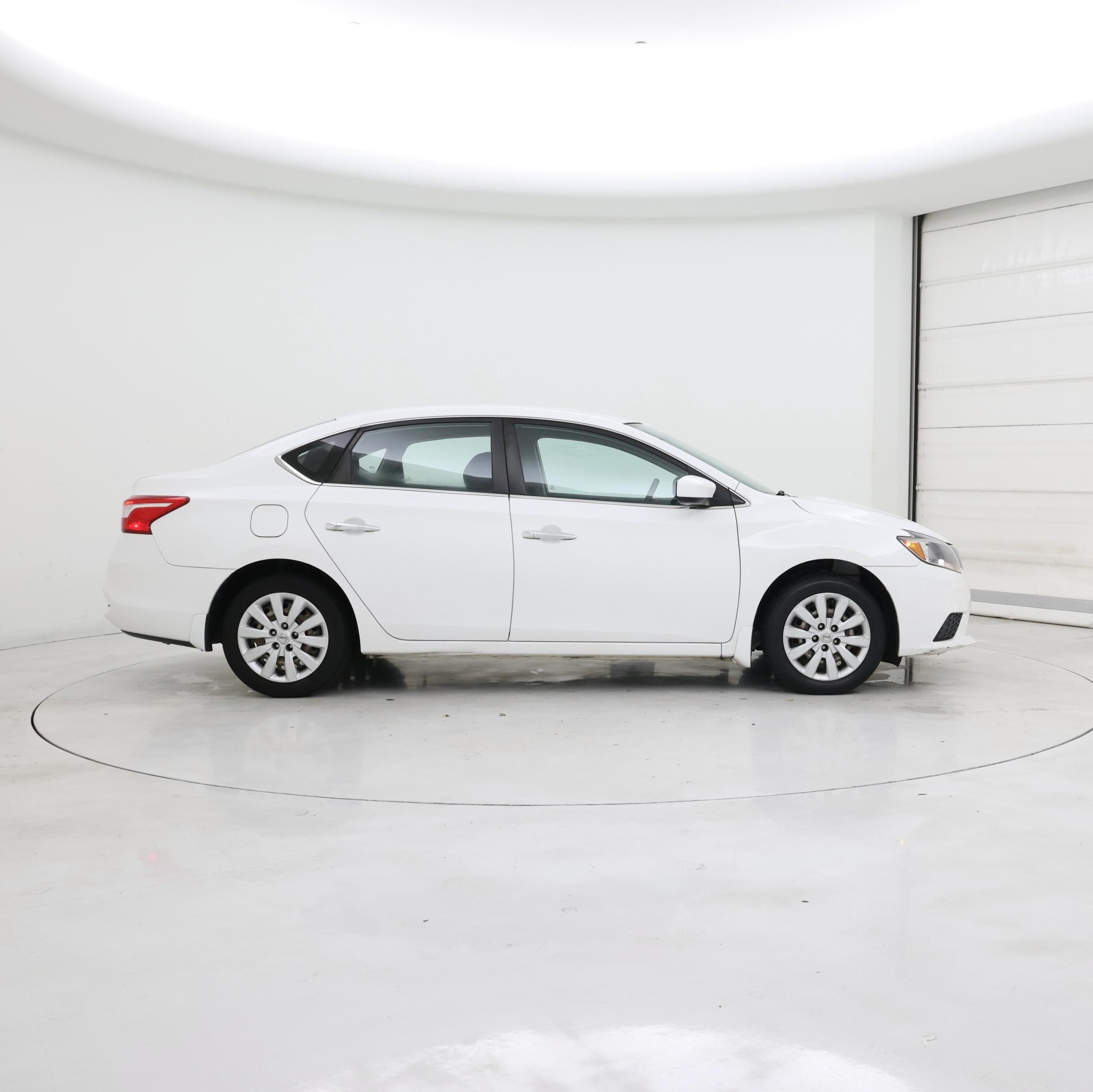 Thumbnail: 2016 Nissan Sentra - 7