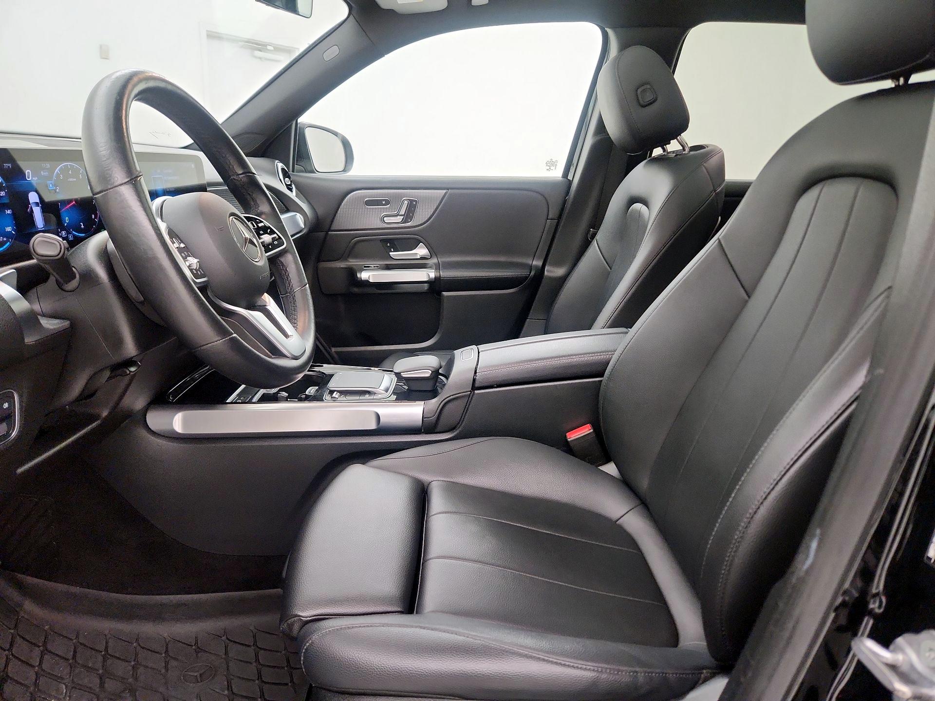 Thumbnail: 2021 Mercedes-Benz GLB - 11