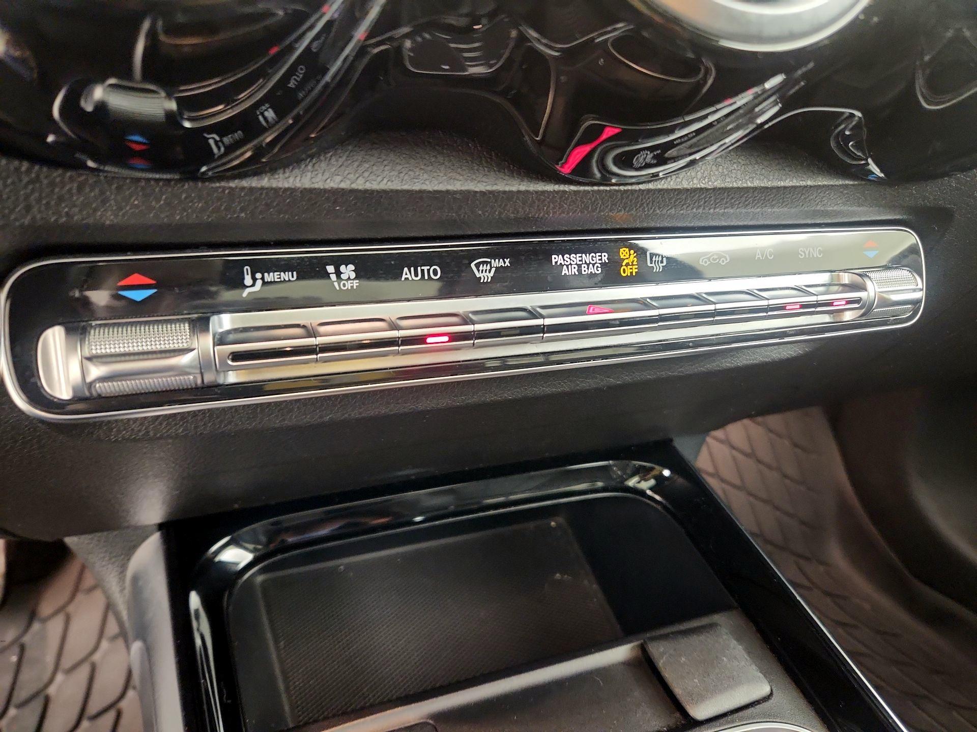 Thumbnail: 2021 Mercedes-Benz GLB - 16