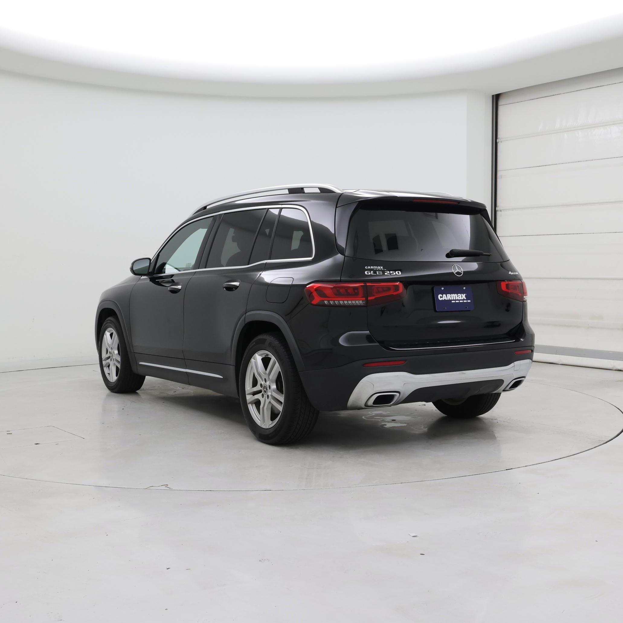 Thumbnail: 2021 Mercedes-Benz GLB - 2