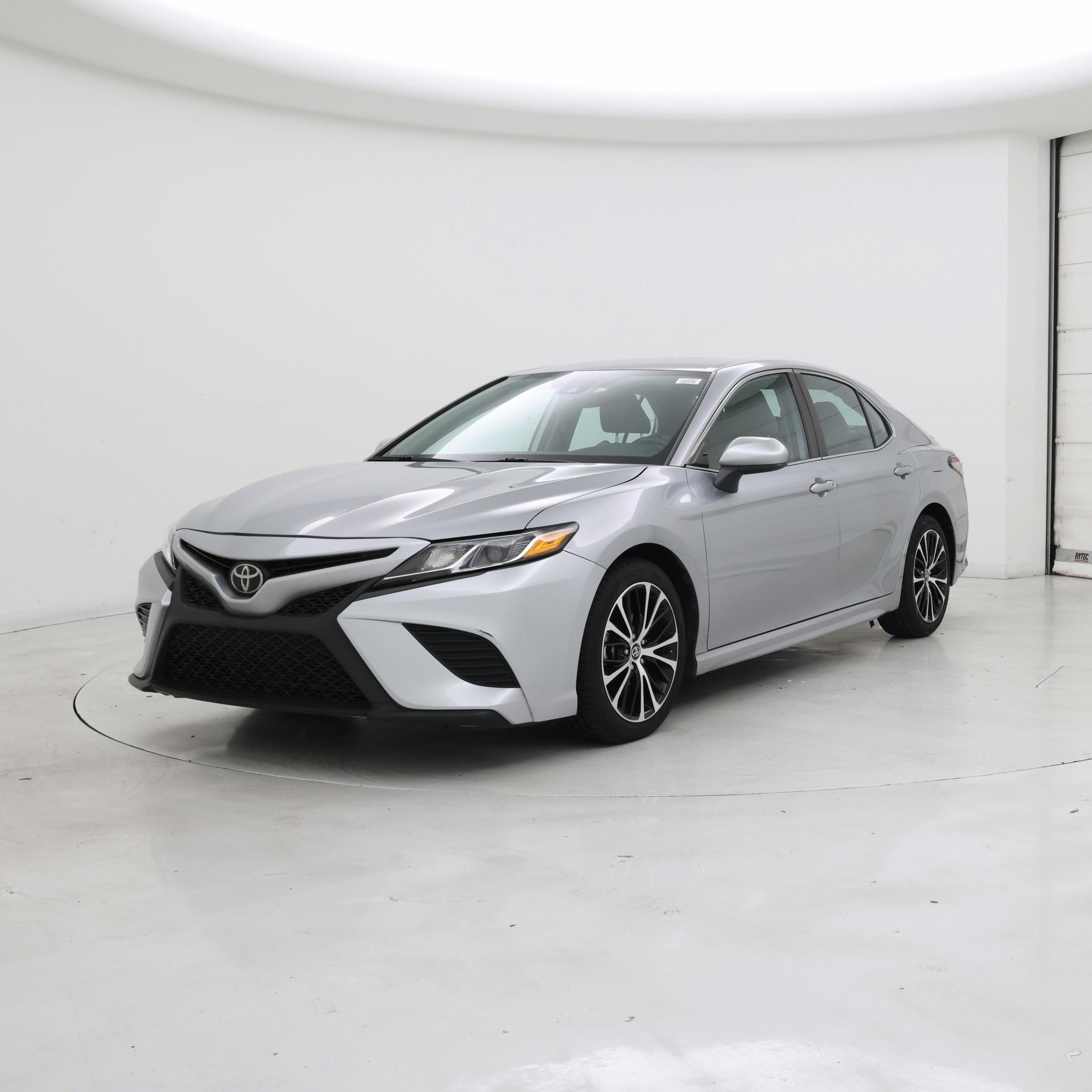 Thumbnail: 2019 Toyota Camry - 4