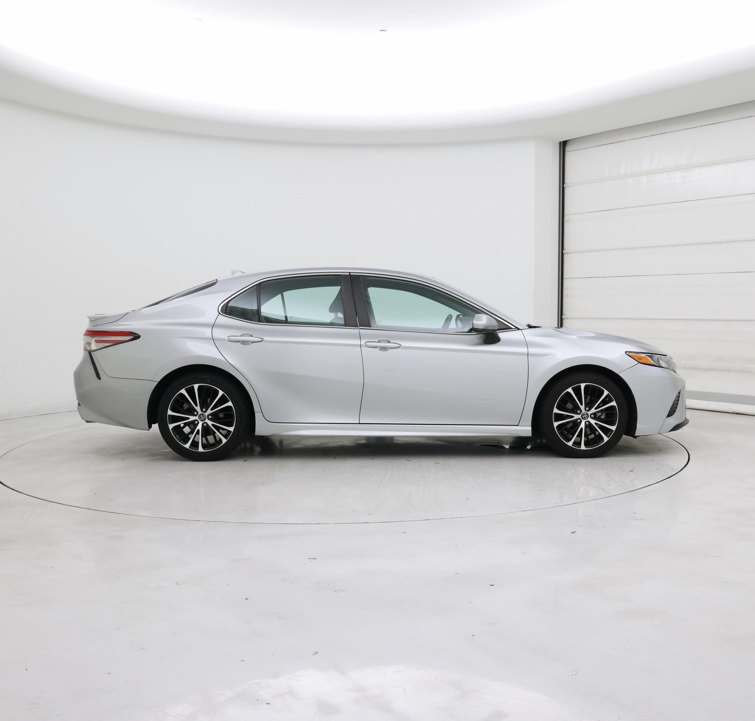 Thumbnail: 2019 Toyota Camry - 7