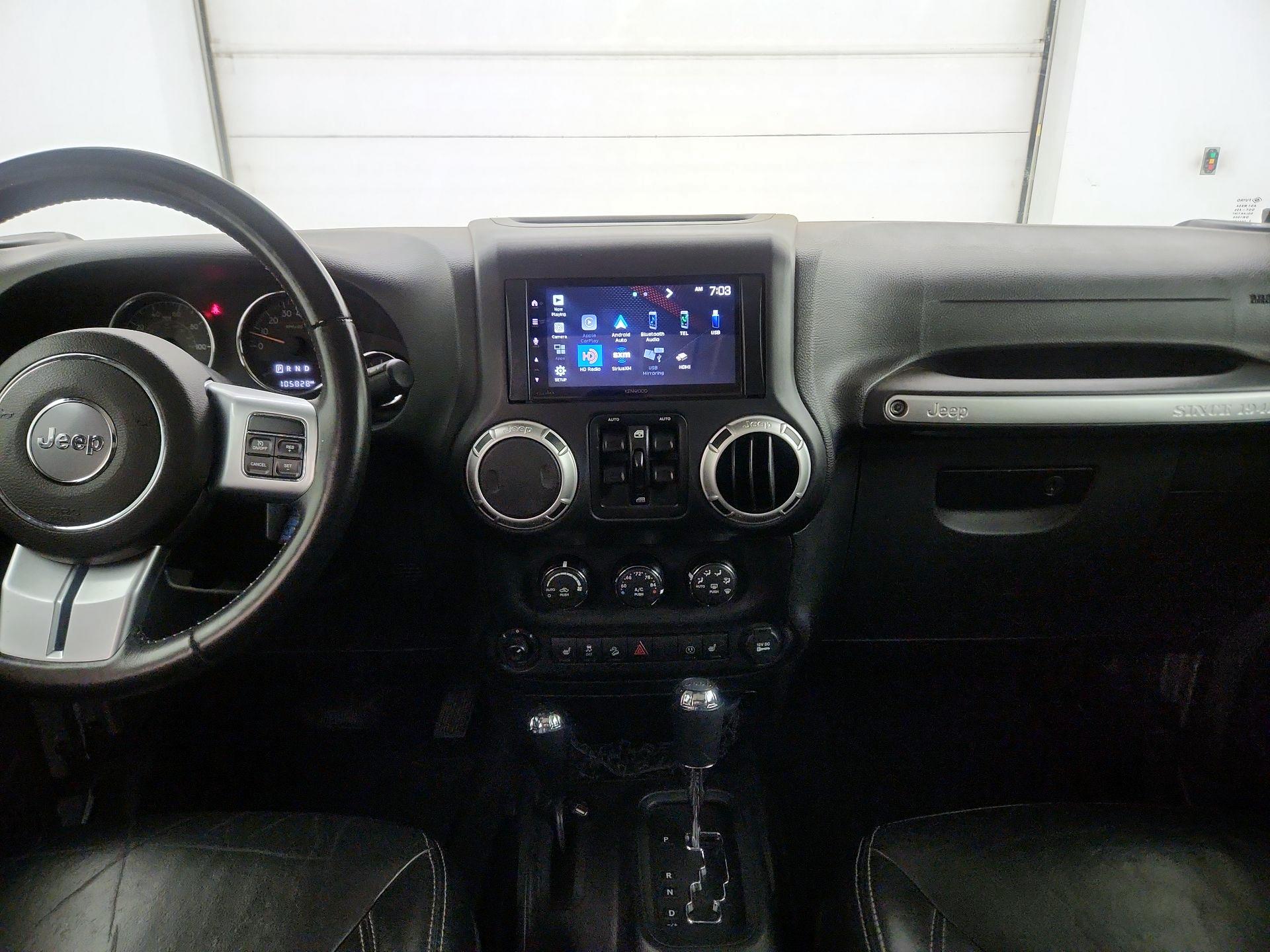 Thumbnail: 2016 Jeep Wrangler - 9