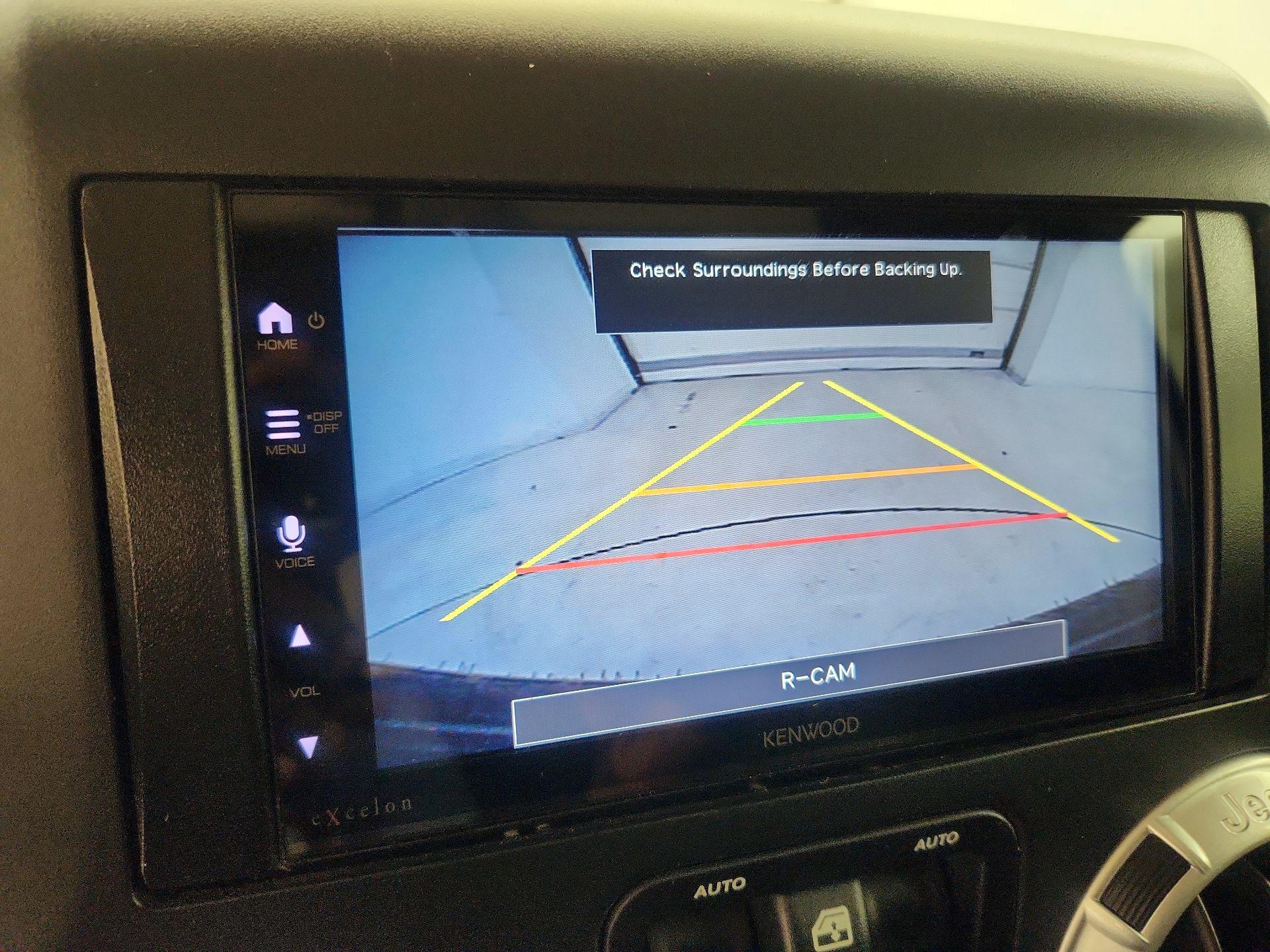 Thumbnail: 2016 Jeep Wrangler - 14