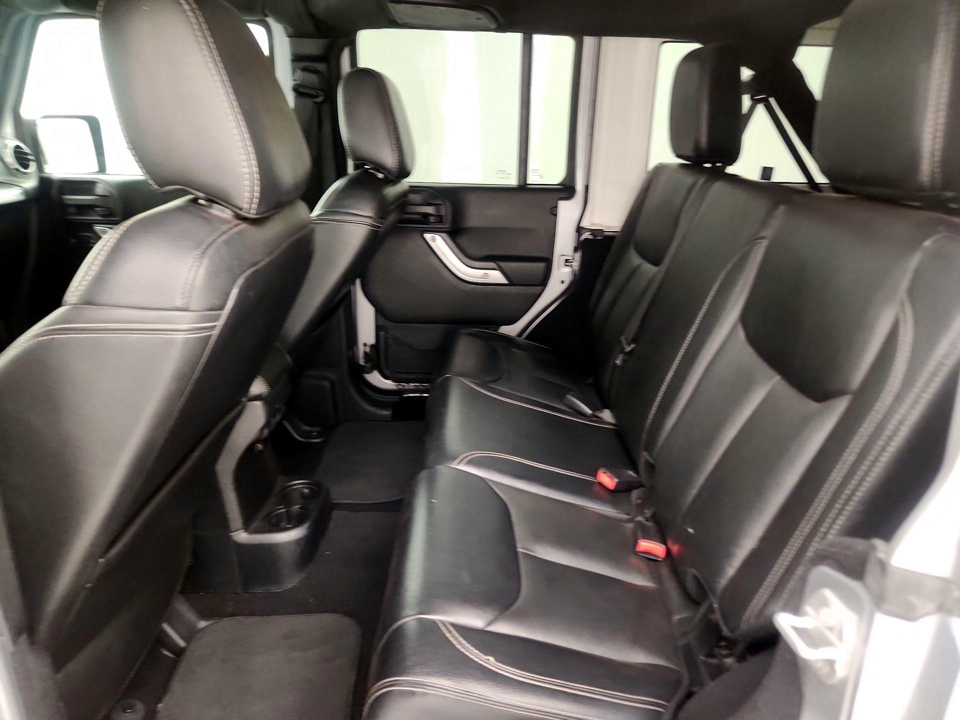 Thumbnail: 2016 Jeep Wrangler - 19