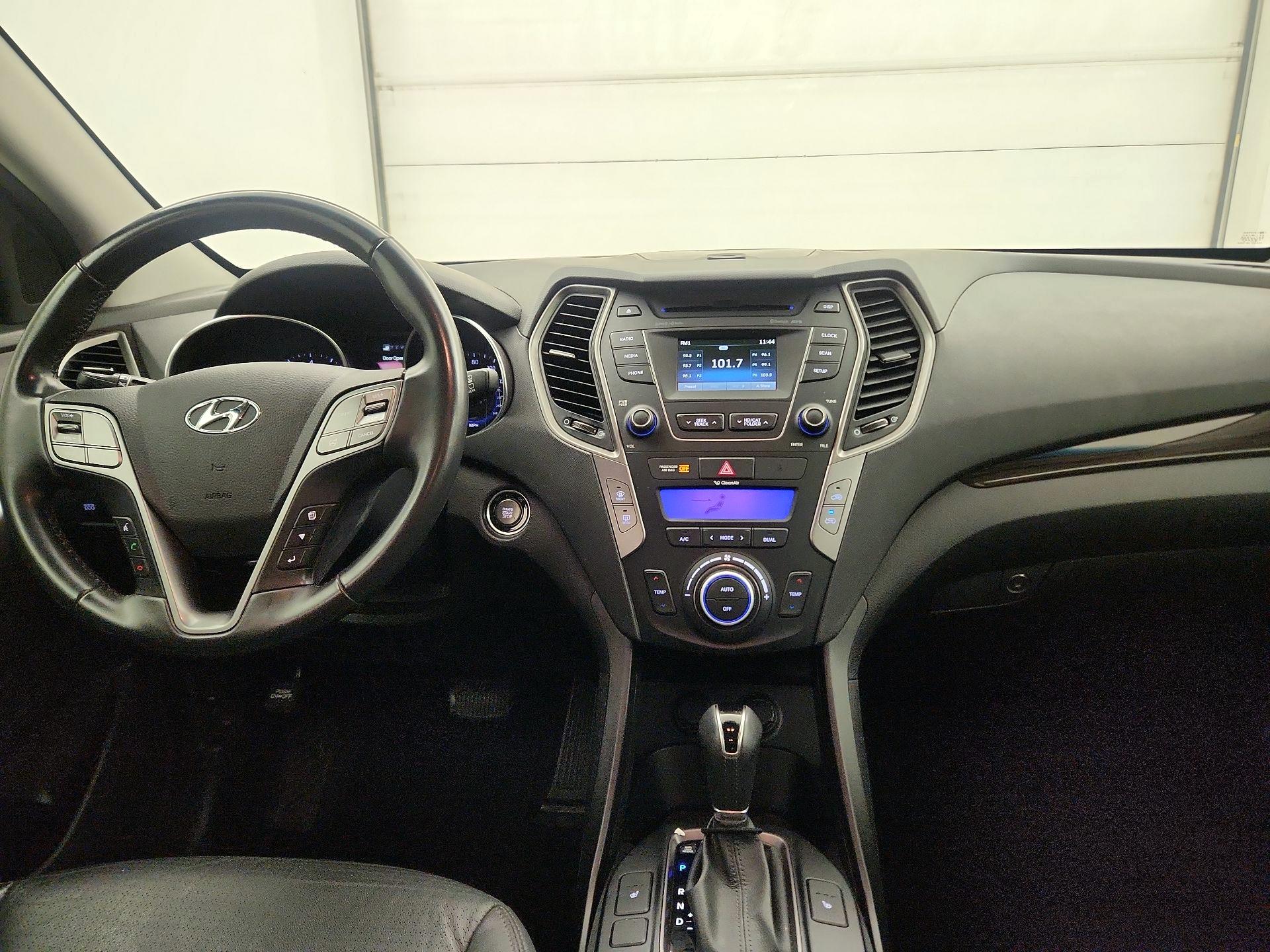 Thumbnail: 2016 Hyundai Santa Fe - 9