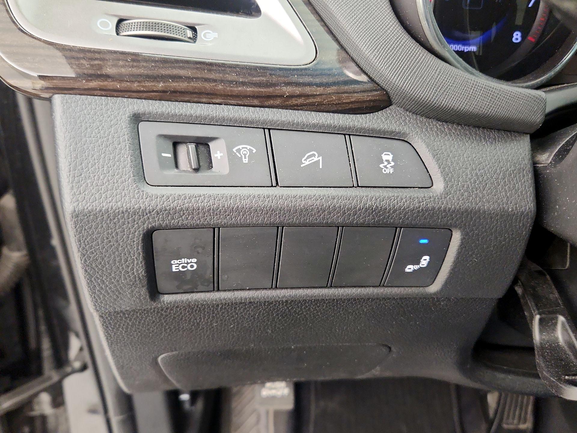 Thumbnail: 2016 Hyundai Santa Fe - 13