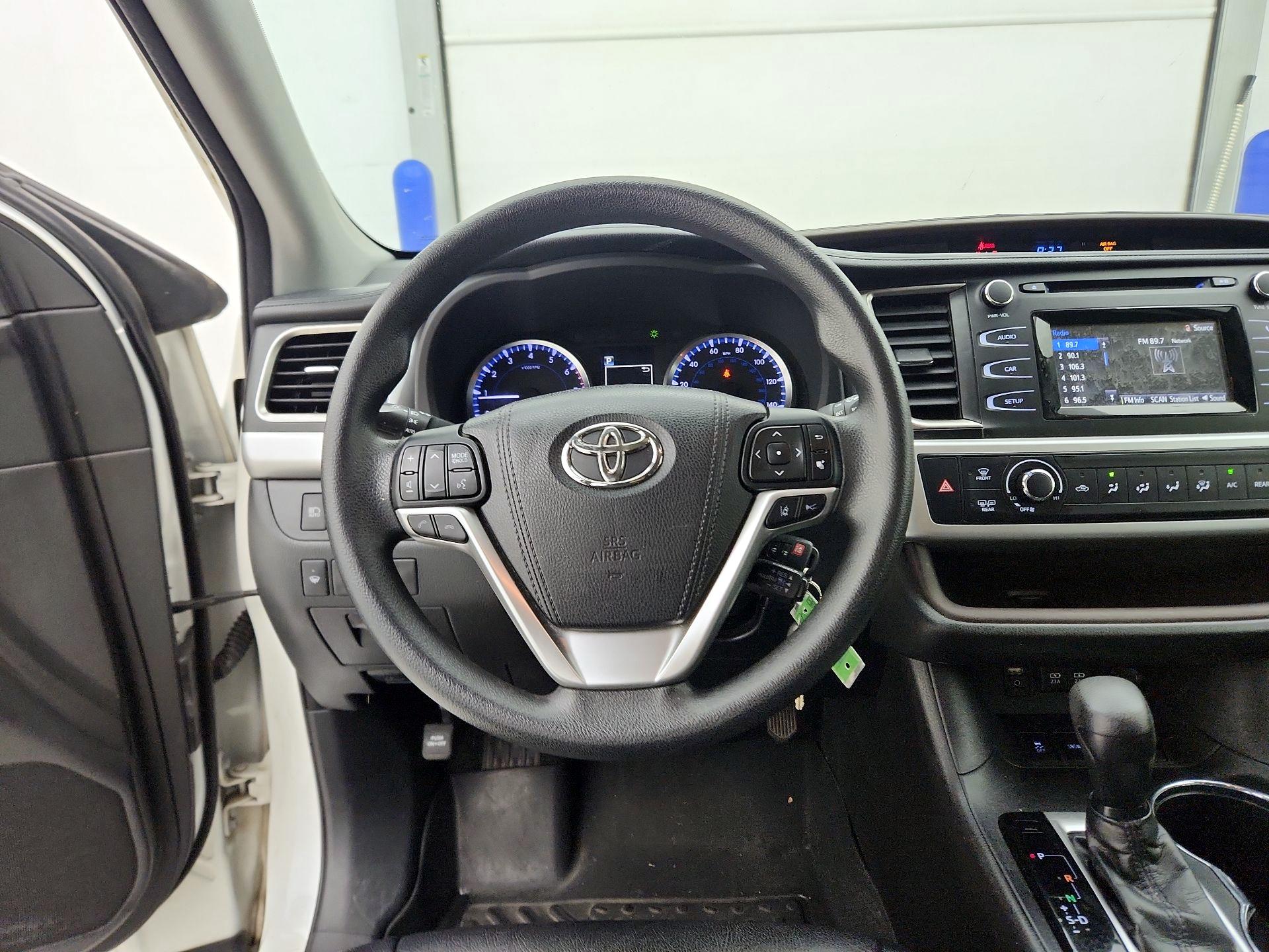 Thumbnail: 2018 Toyota Highlander - 10