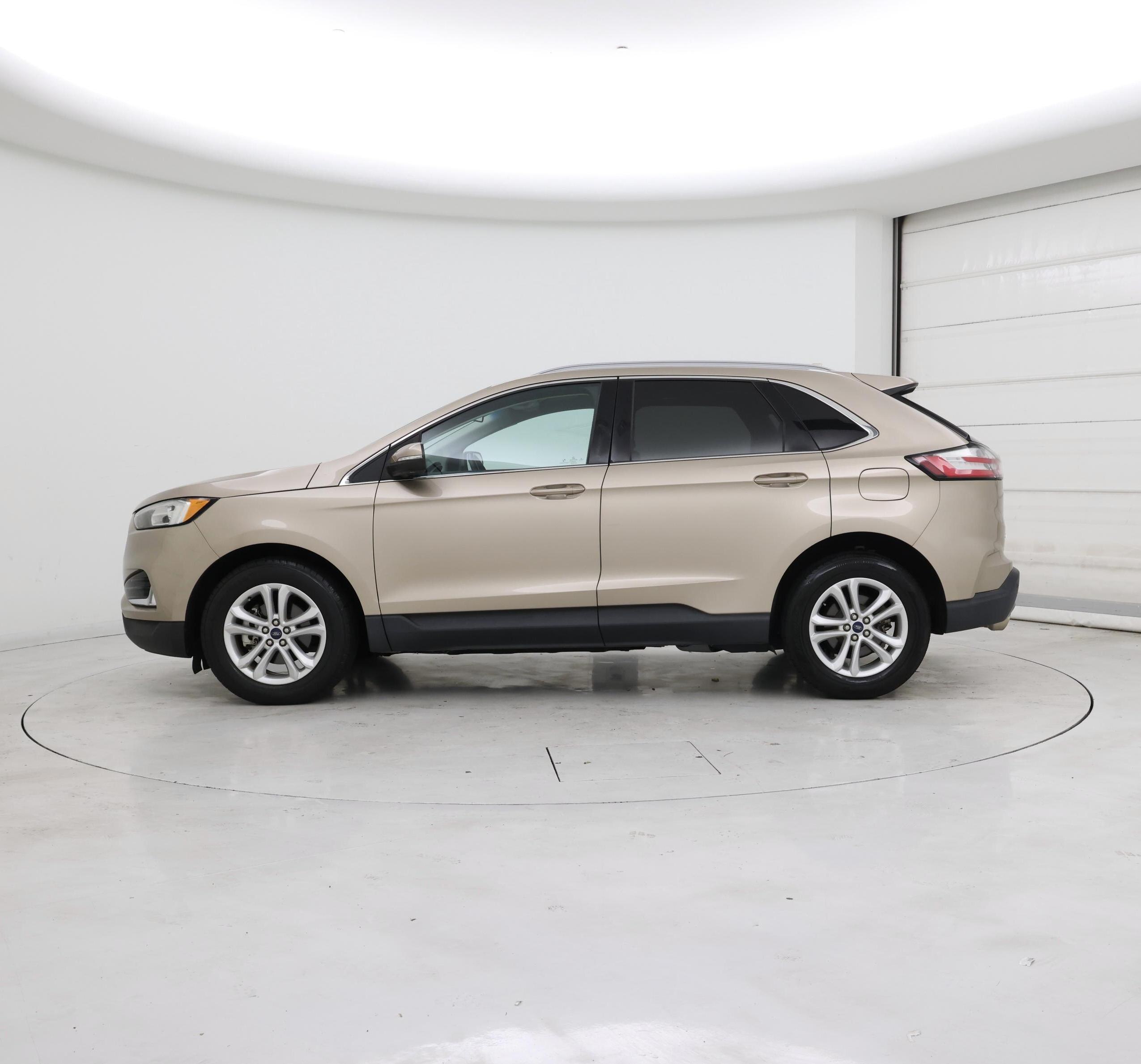 Thumbnail: 2020 Ford Edge - 3
