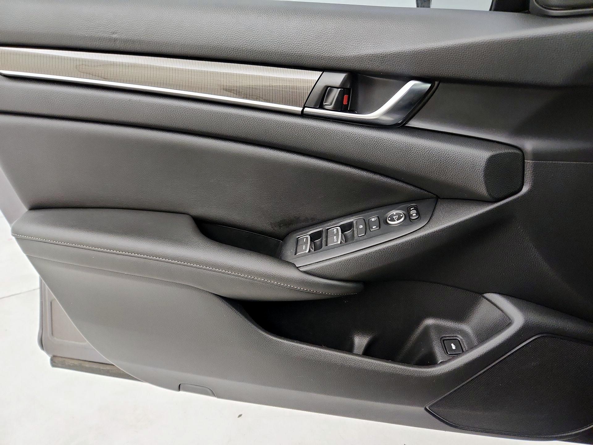 Thumbnail: 2019 Honda Accord - 12