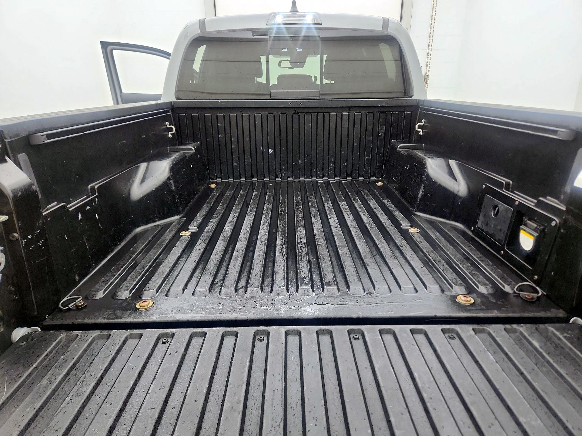 Thumbnail: 2021 Toyota Tacoma - 20