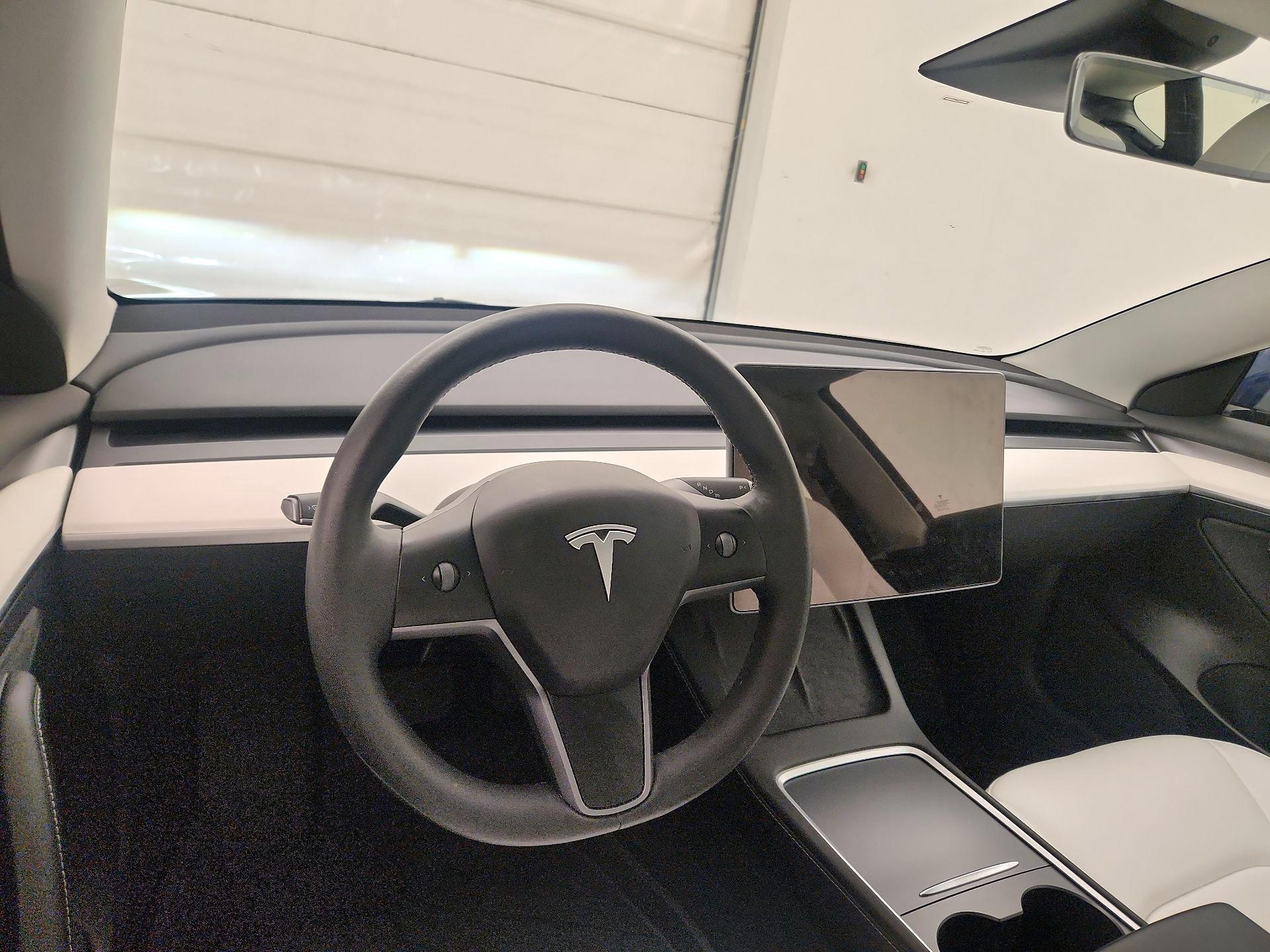 Thumbnail: 2023 Tesla Model 3 - 9