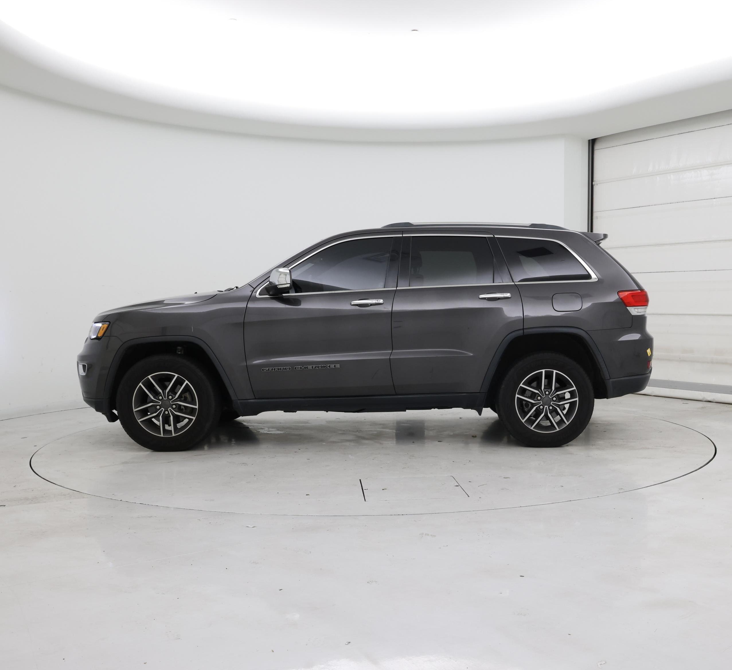 Thumbnail: 2019 Jeep Grand Cherokee - 3