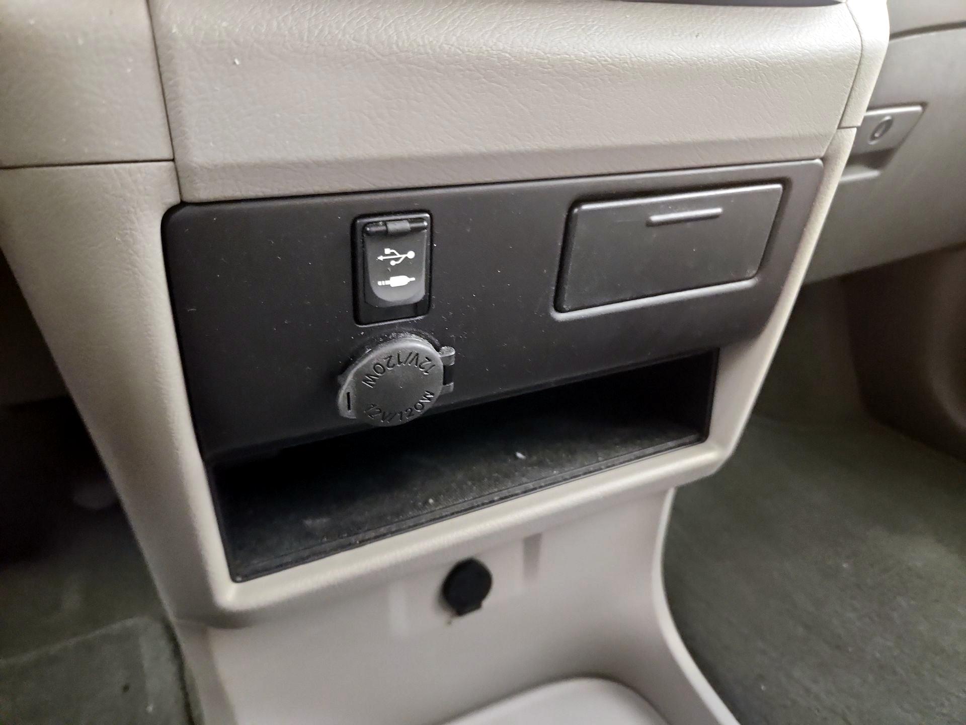 Thumbnail: 2015 Toyota Sienna - 18