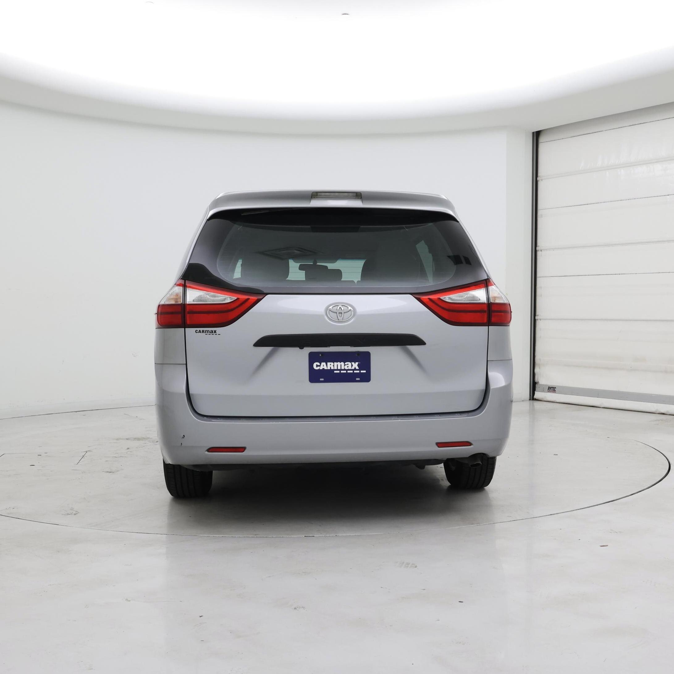 Thumbnail: 2015 Toyota Sienna - 6