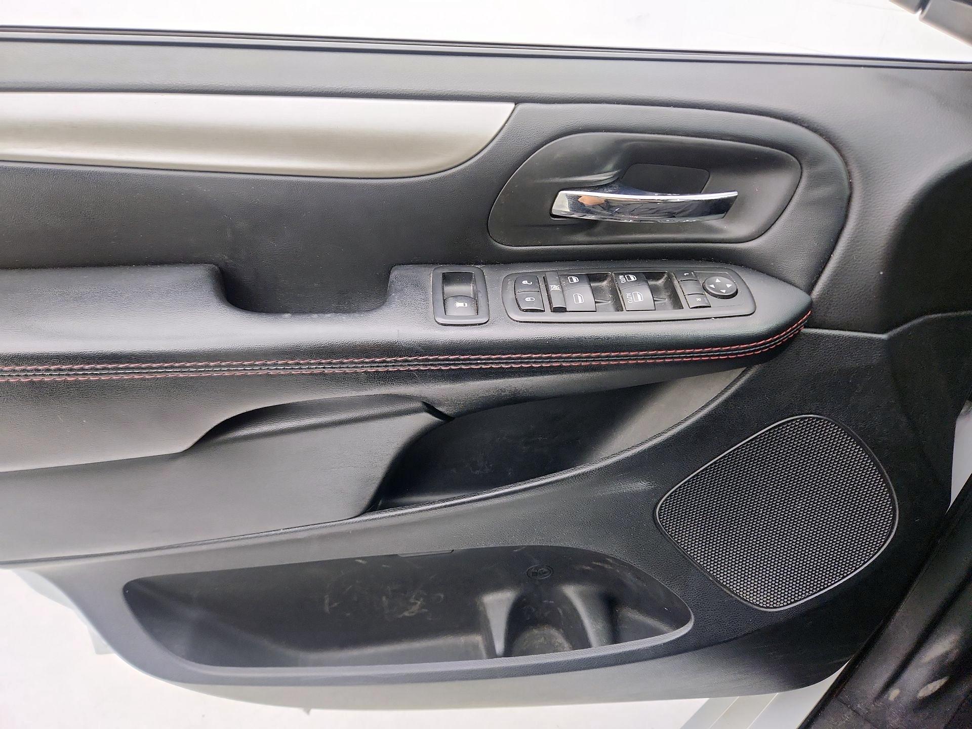 Thumbnail: 2019 Dodge Grand Caravan - 12