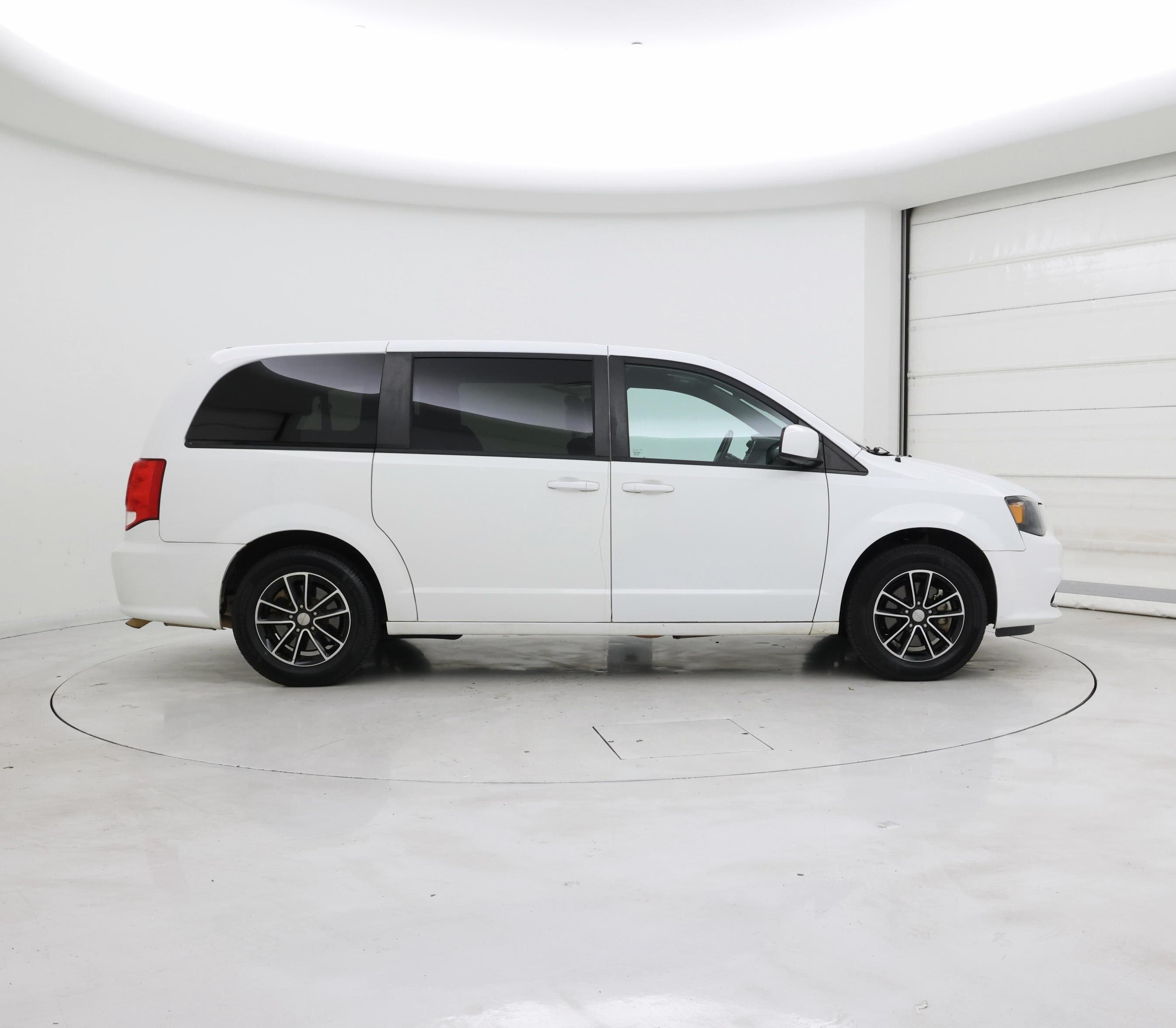 Thumbnail: 2019 Dodge Grand Caravan - 7