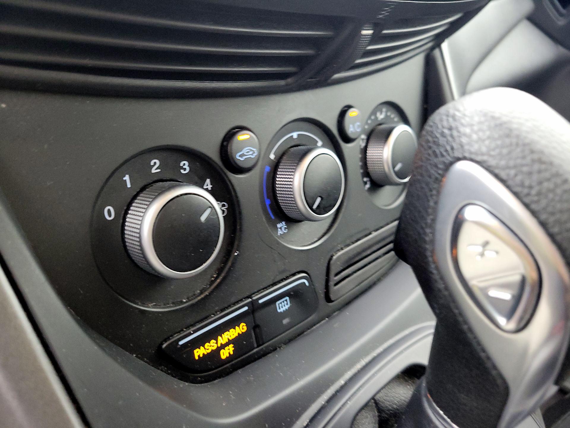 Thumbnail: 2016 Ford Escape - 16