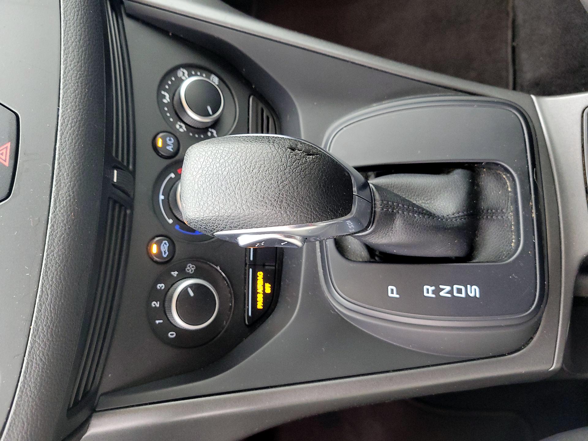 Thumbnail: 2016 Ford Escape - 17