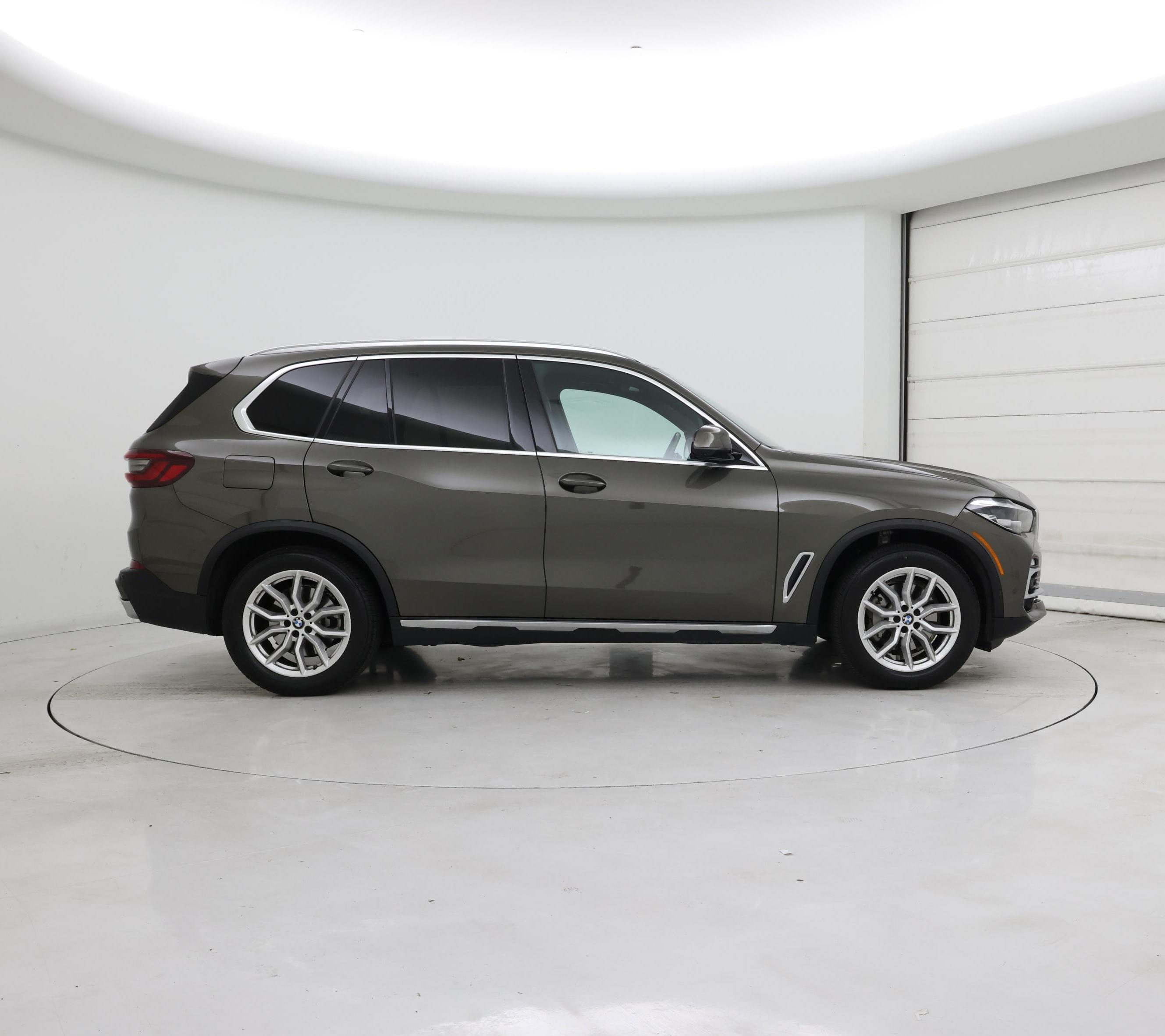 Thumbnail: 2021 BMW X5 - 7