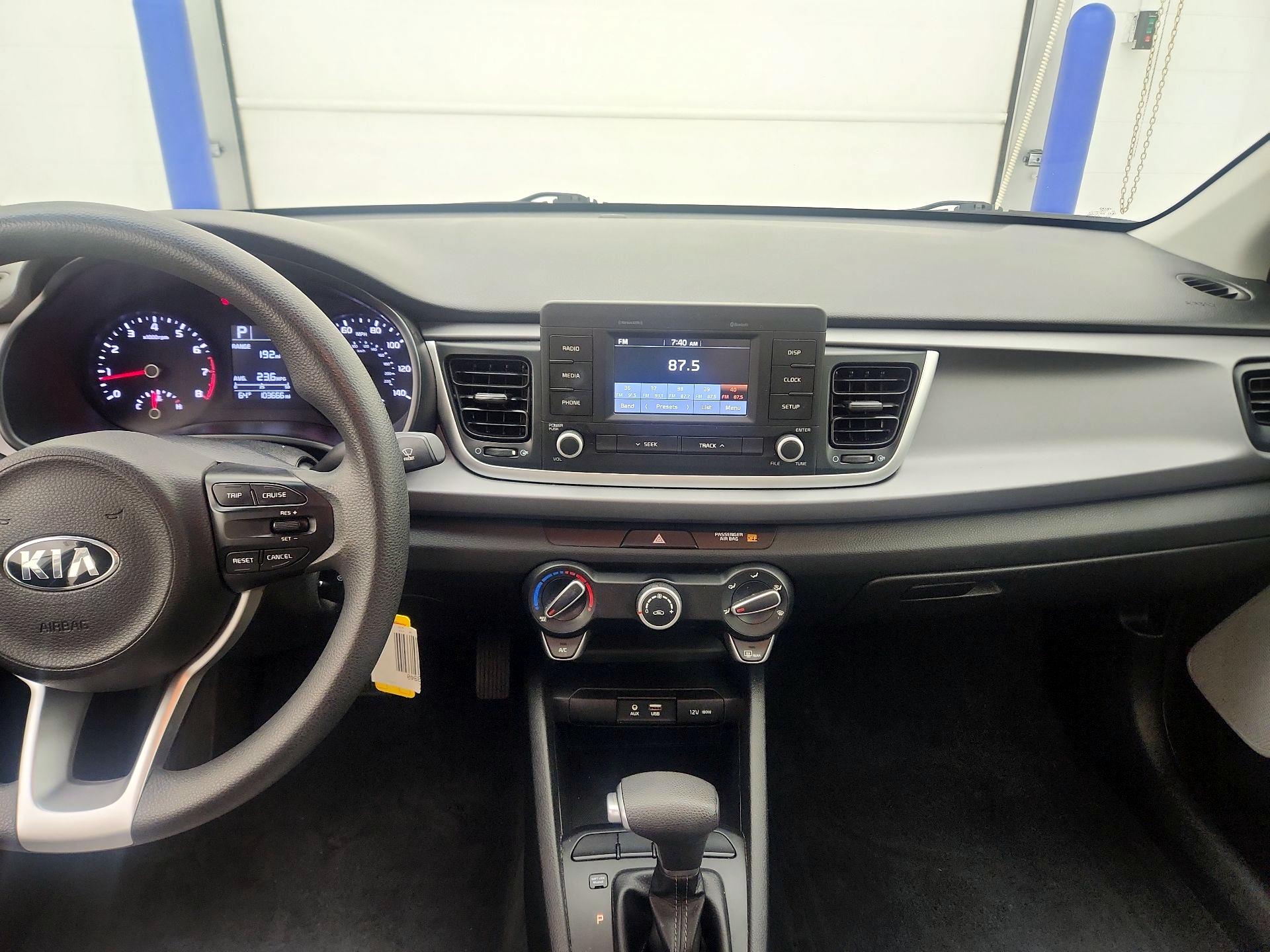 Thumbnail: 2018 Kia Rio - 9