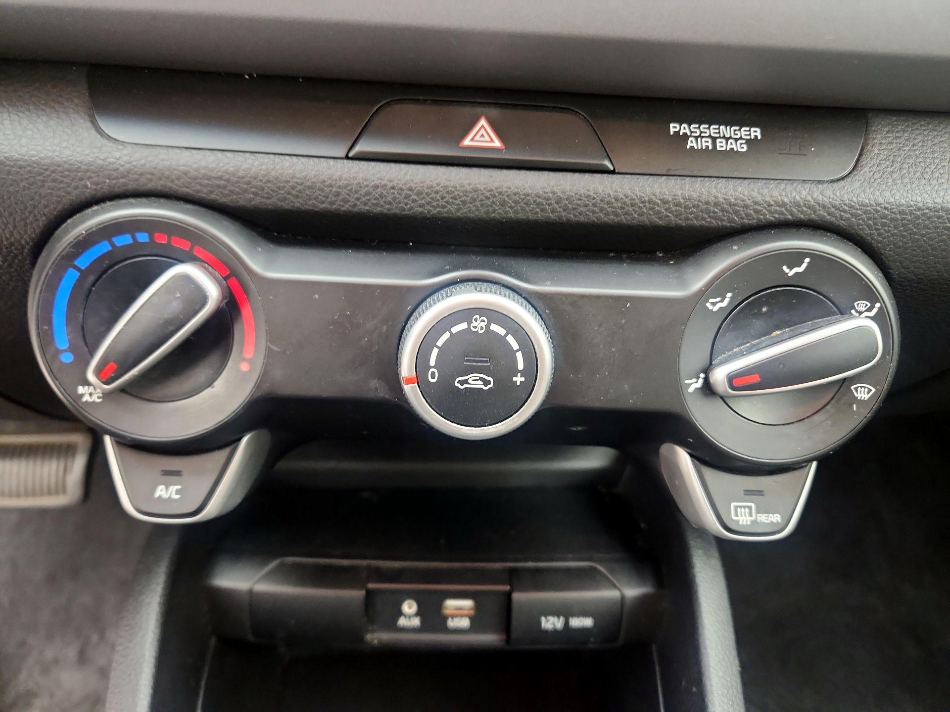 Thumbnail: 2018 Kia Rio - 16