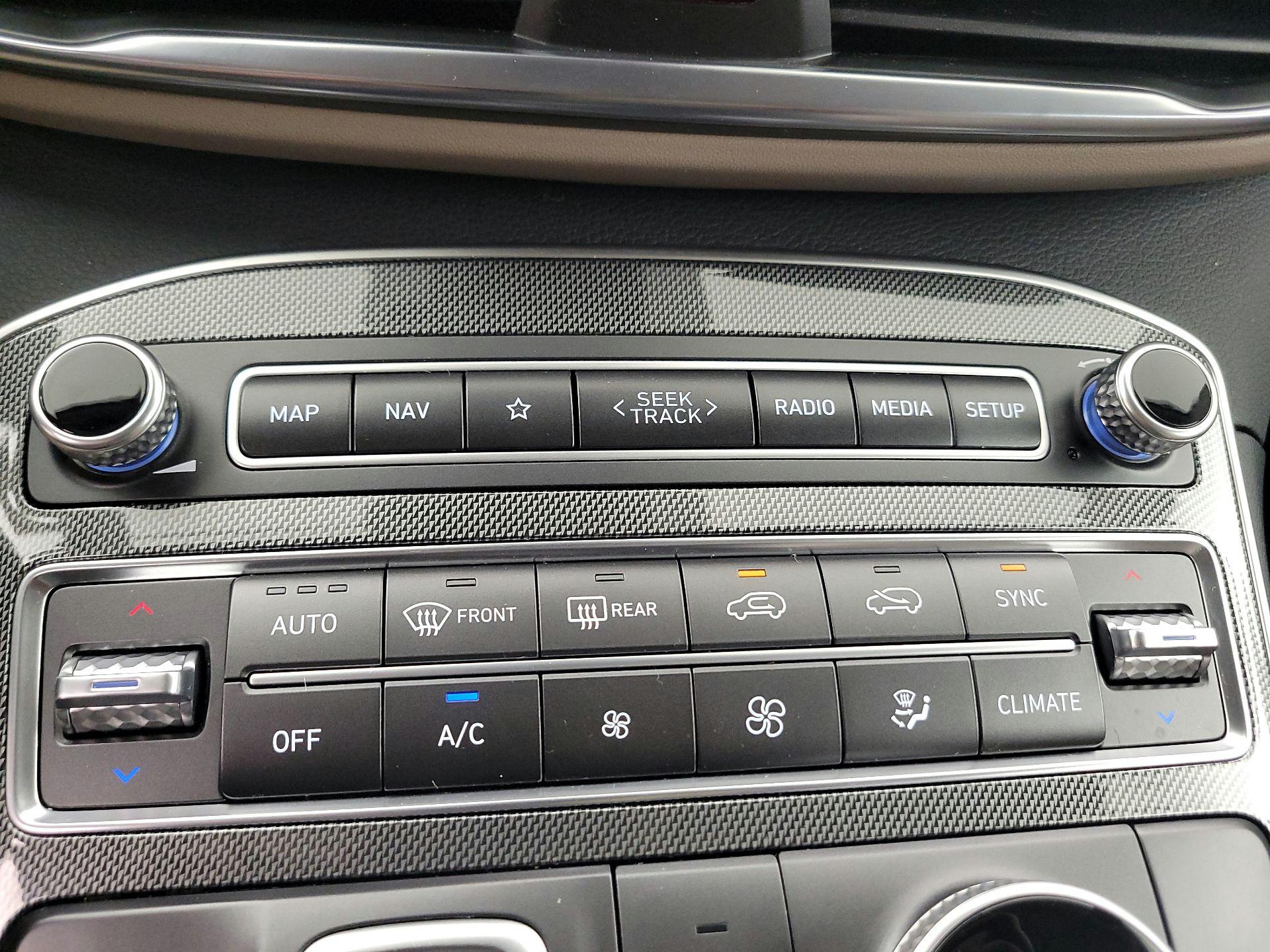 Thumbnail: 2023 Hyundai Santa Fe - 17