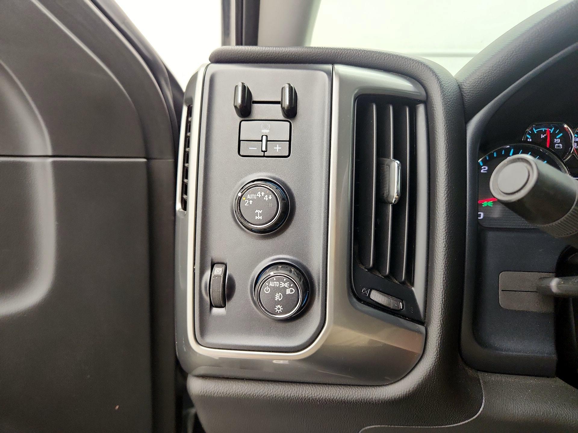 Thumbnail: 2018 Chevrolet Silverado 1500 - 13