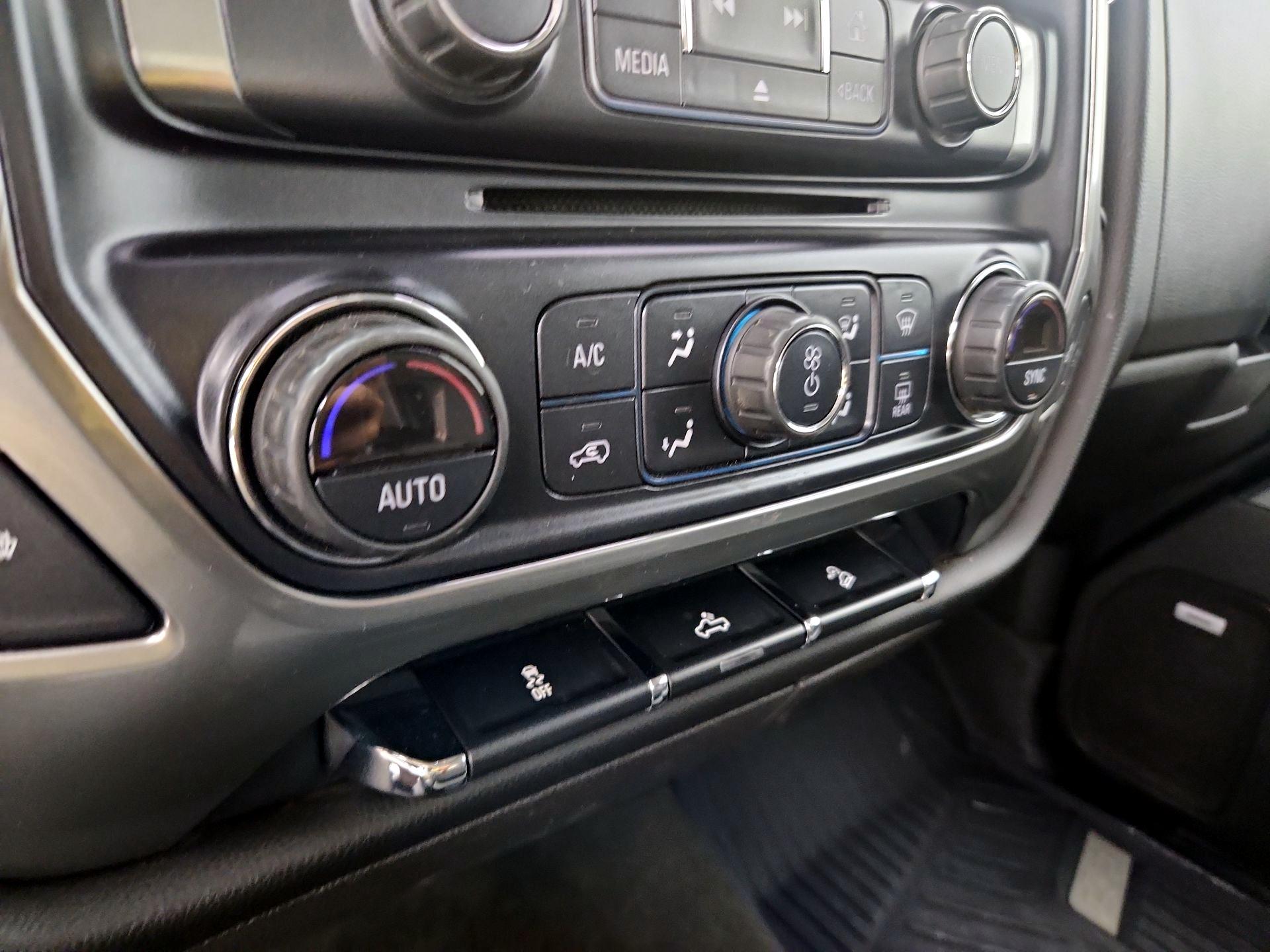 Thumbnail: 2018 Chevrolet Silverado 1500 - 16