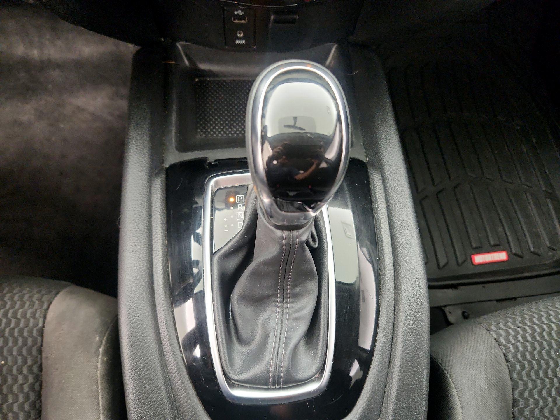 Thumbnail: 2017 Nissan Rogue Sport - 17