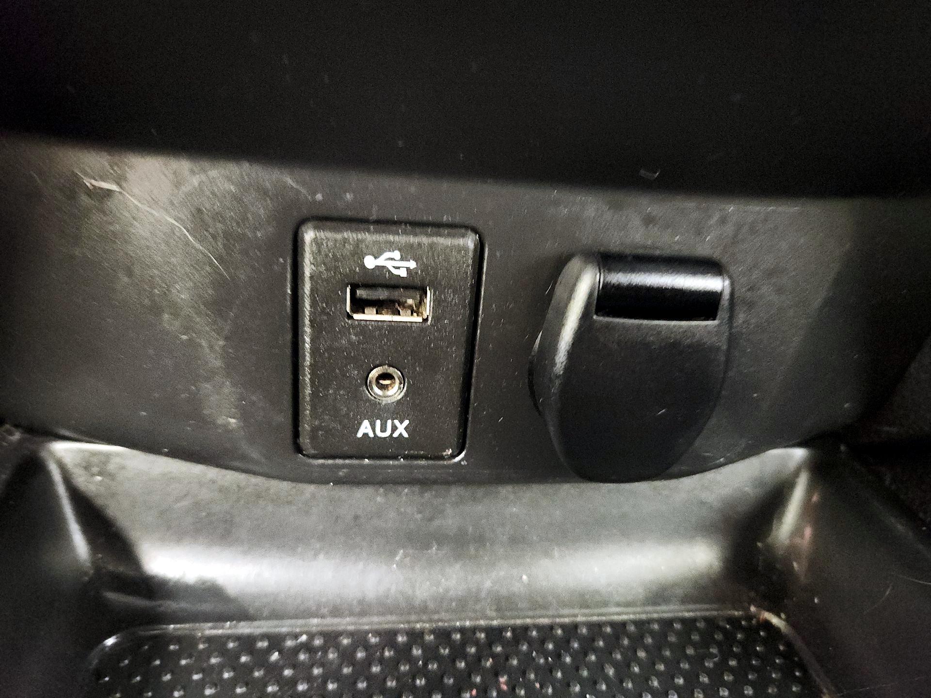 Thumbnail: 2017 Nissan Rogue Sport - 18