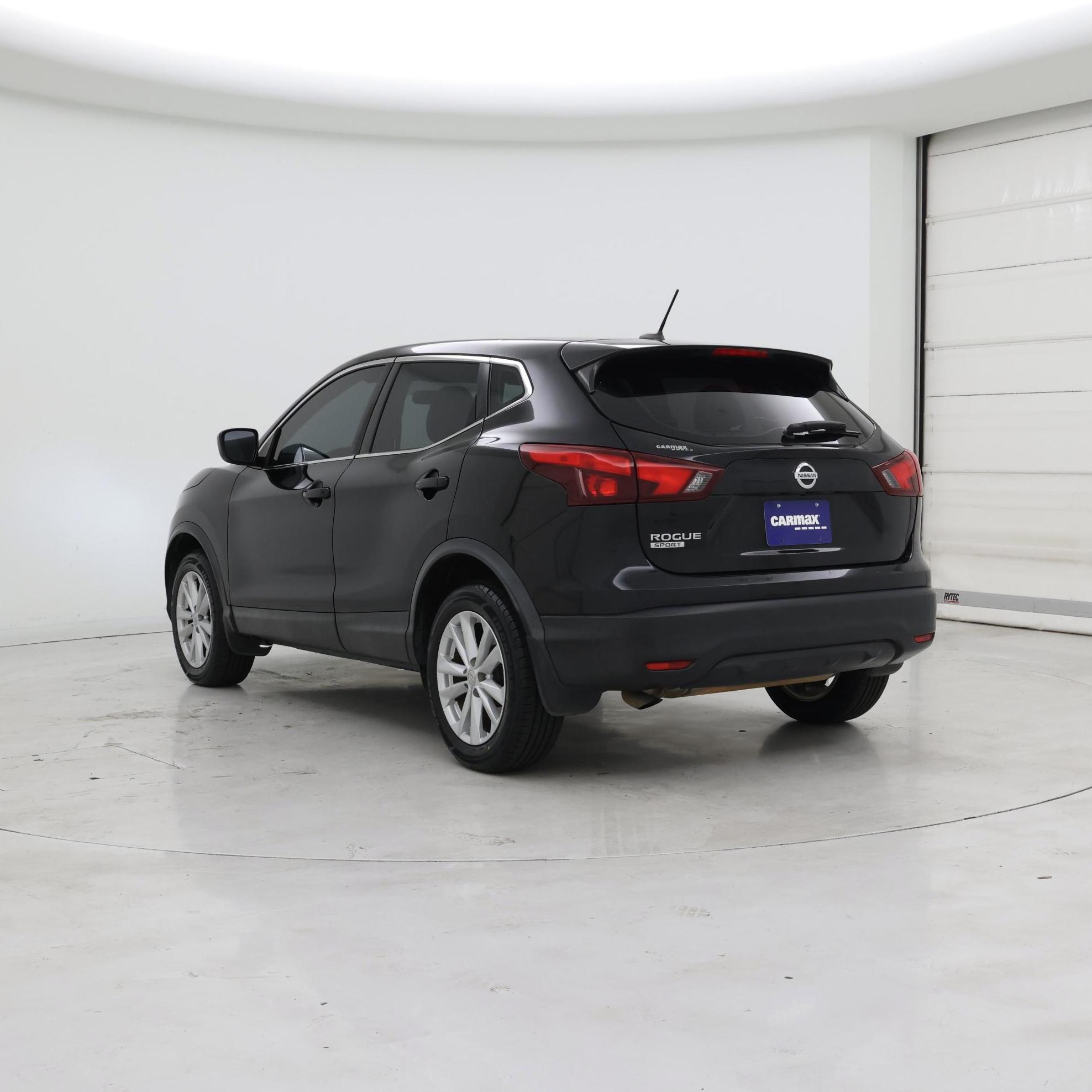 Thumbnail: 2017 Nissan Rogue Sport - 2