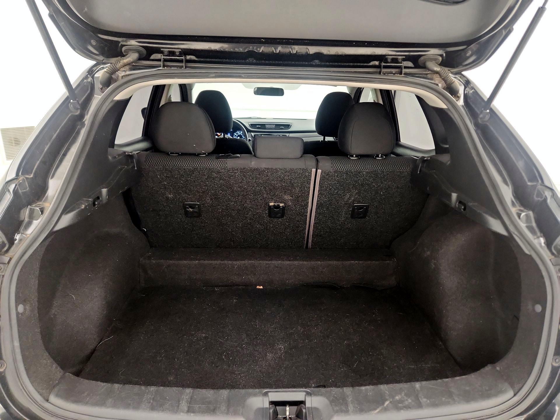 Thumbnail: 2017 Nissan Rogue Sport - 20