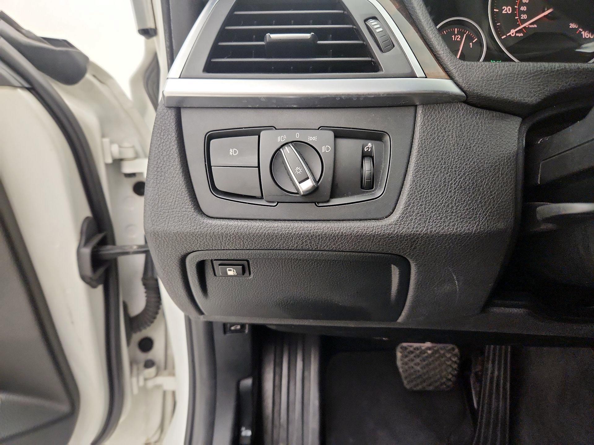 Thumbnail: 2018 BMW 3 Series - 13