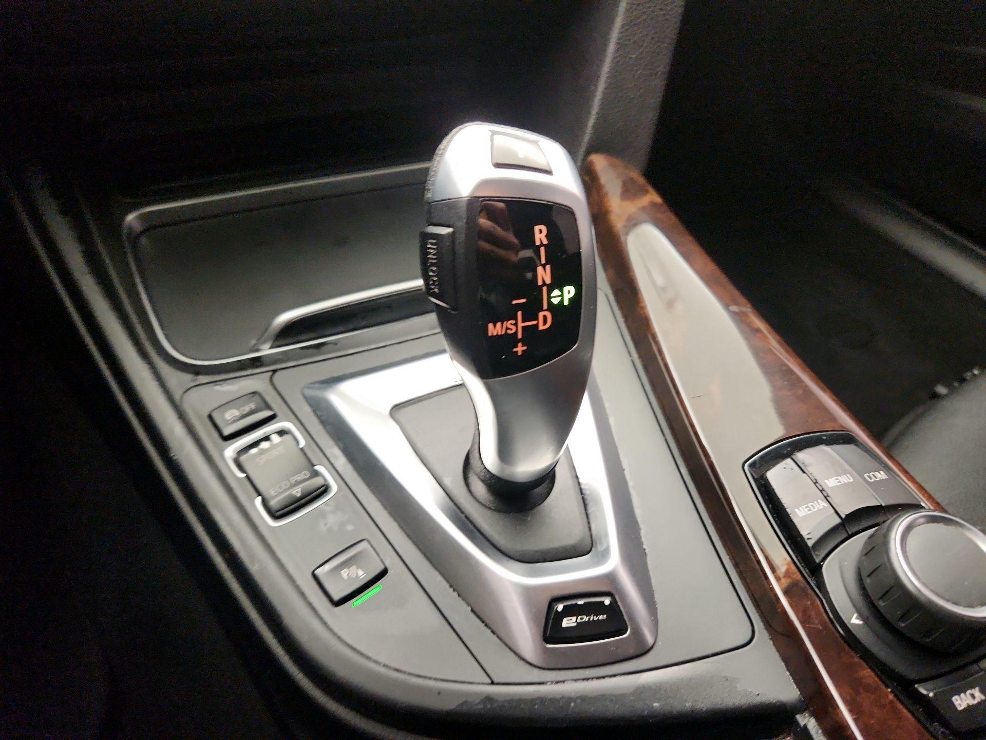 Thumbnail: 2018 BMW 3 Series - 17